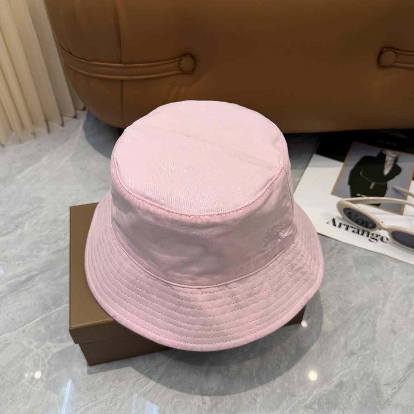 Burberry  Reversible Gabardine Bucket Hat - DesignerGu