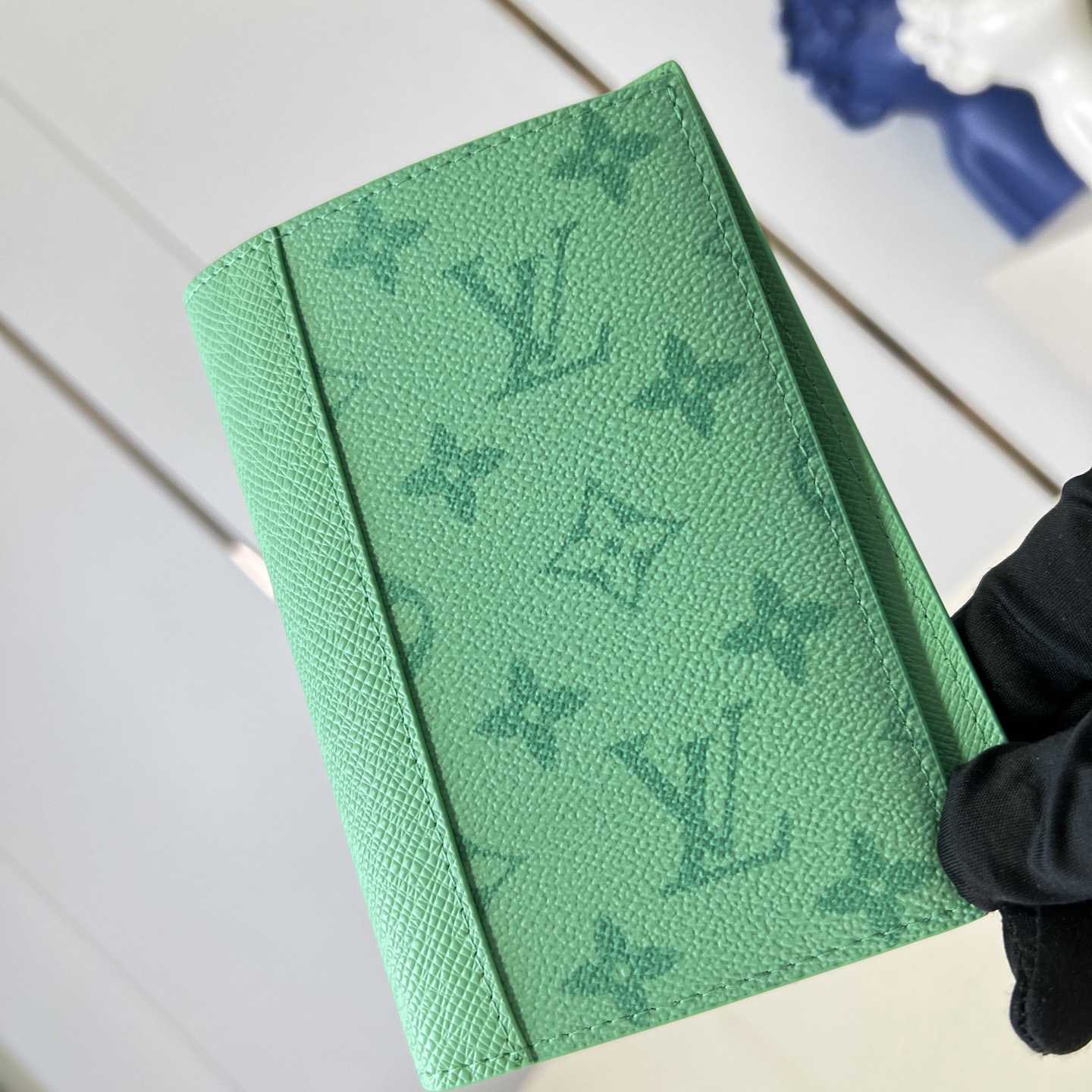 Louis Vuitton Passport Cover M27654 - DesignerGu