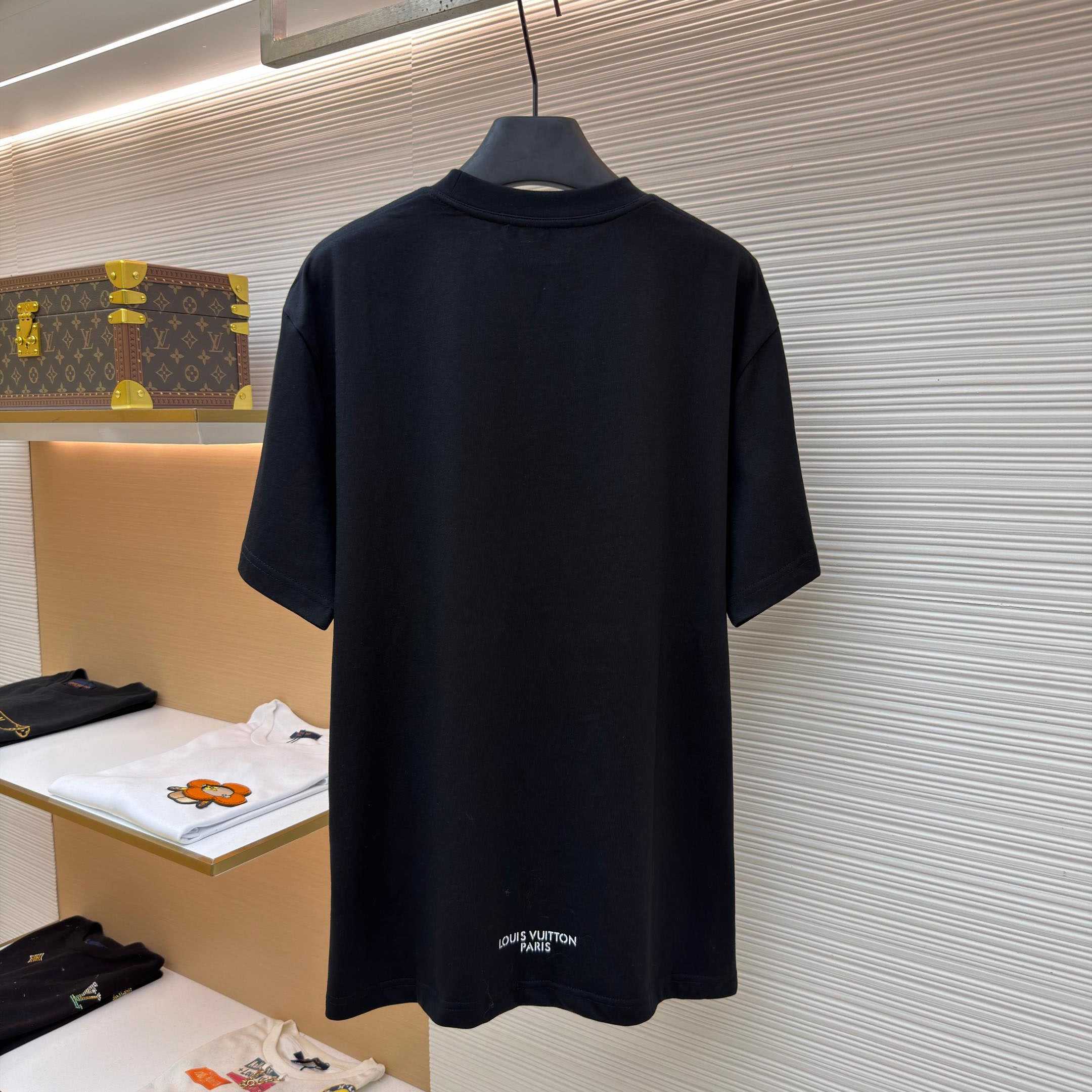 Louis Vuitton Printed Signature T-Shirt 1AKOS2 - DesignerGu