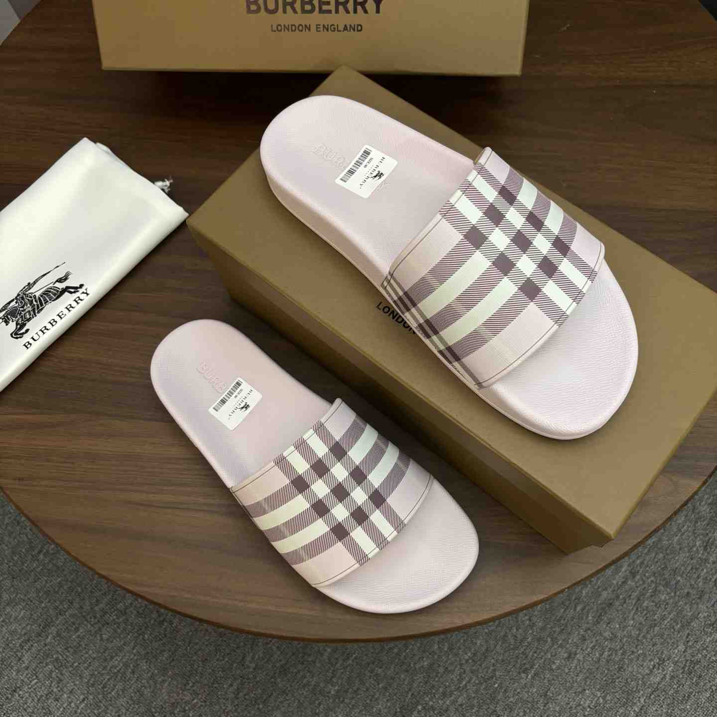 Burberry Check Slides - DesignerGu