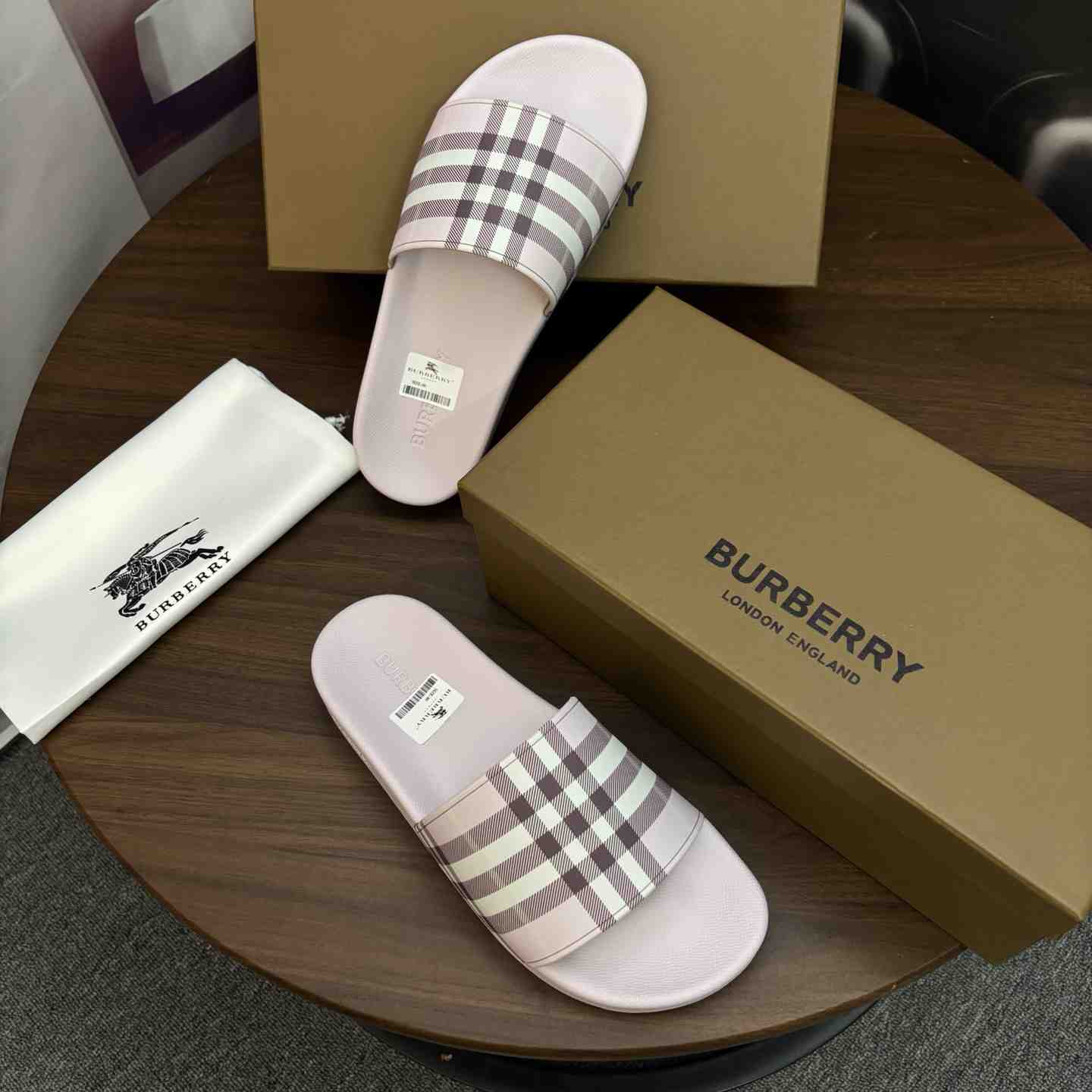 Burberry Check Slides - DesignerGu
