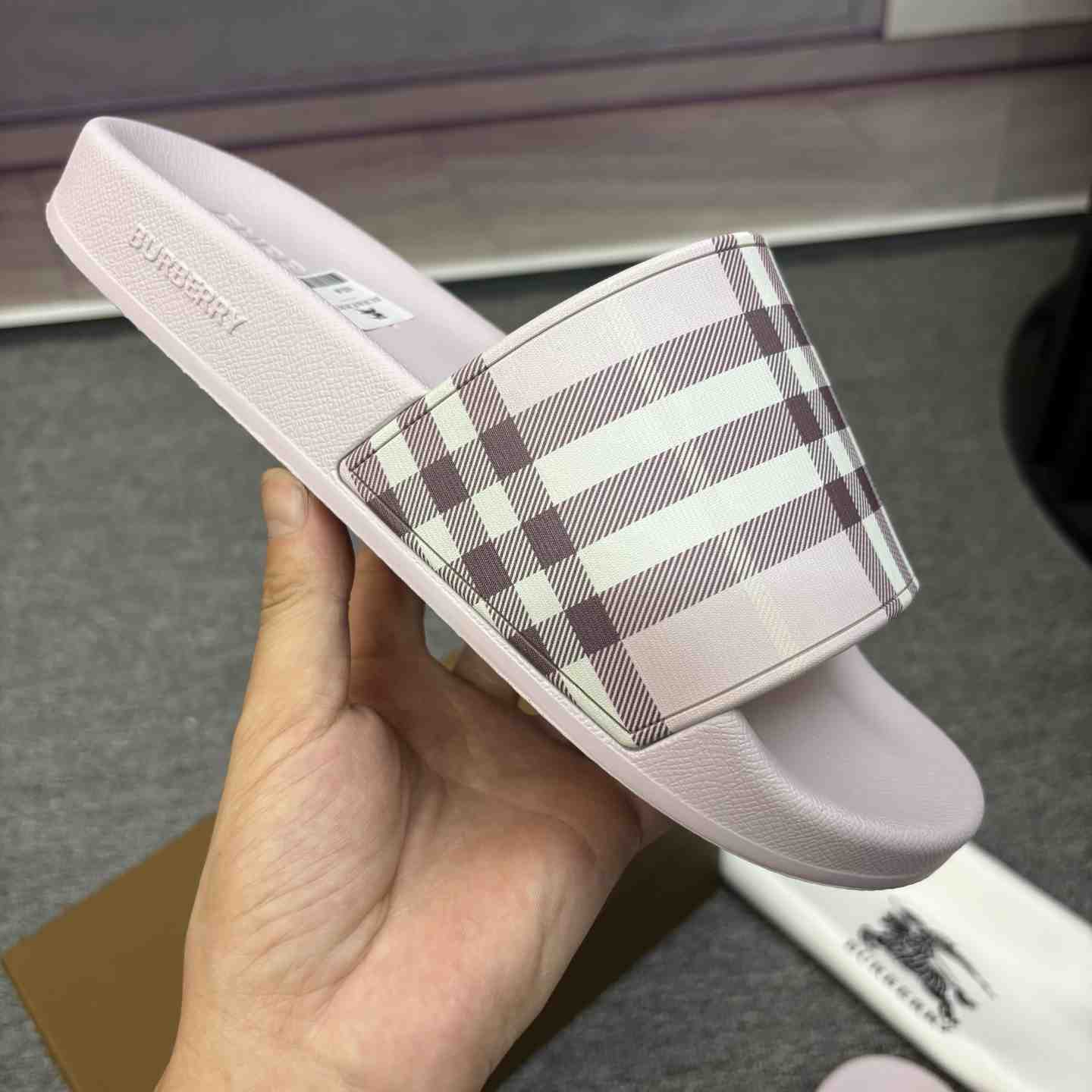Burberry Check Slides - DesignerGu