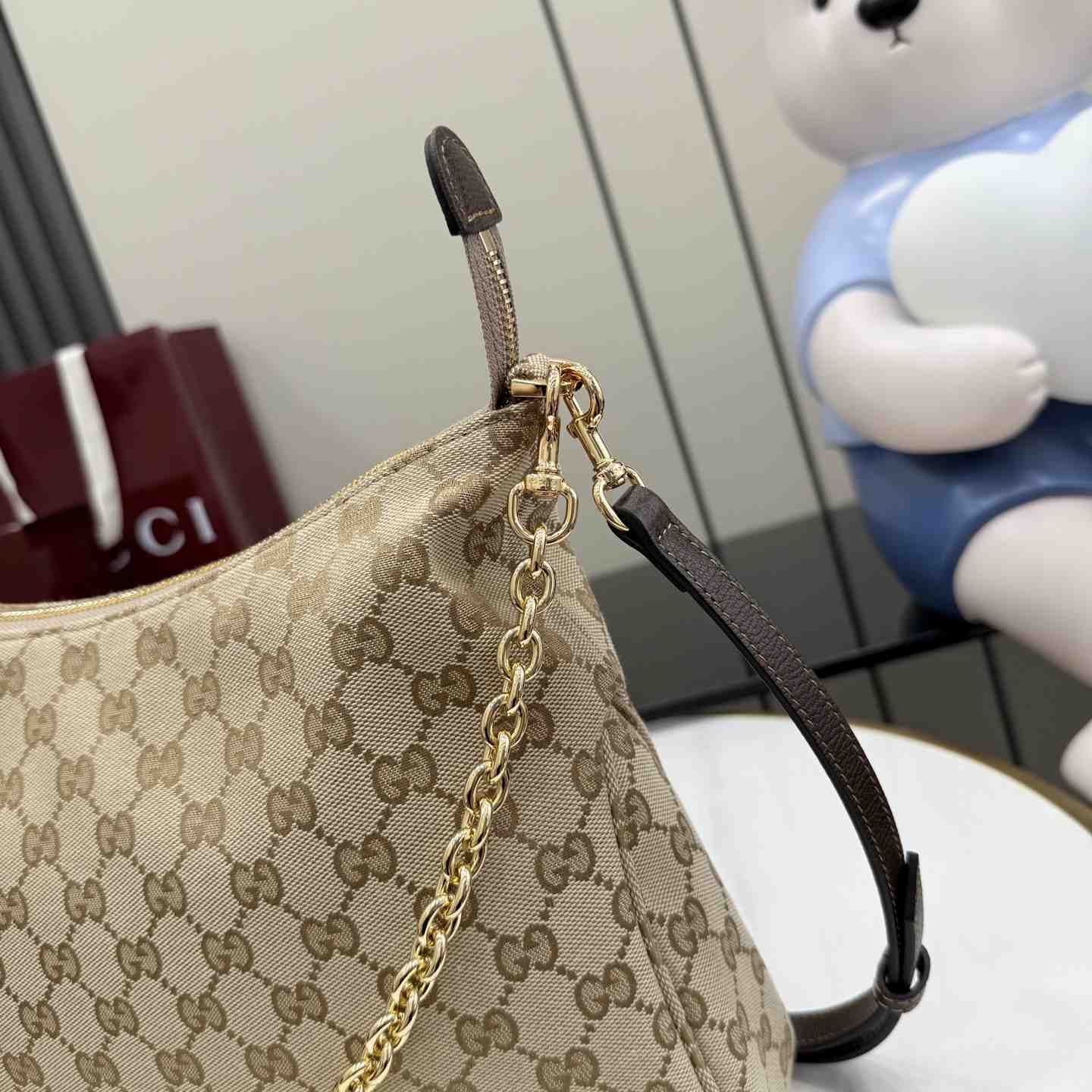 Gucci Lady Lunetta Chain Medium Shoulder Bag A006OA - DesignerGu