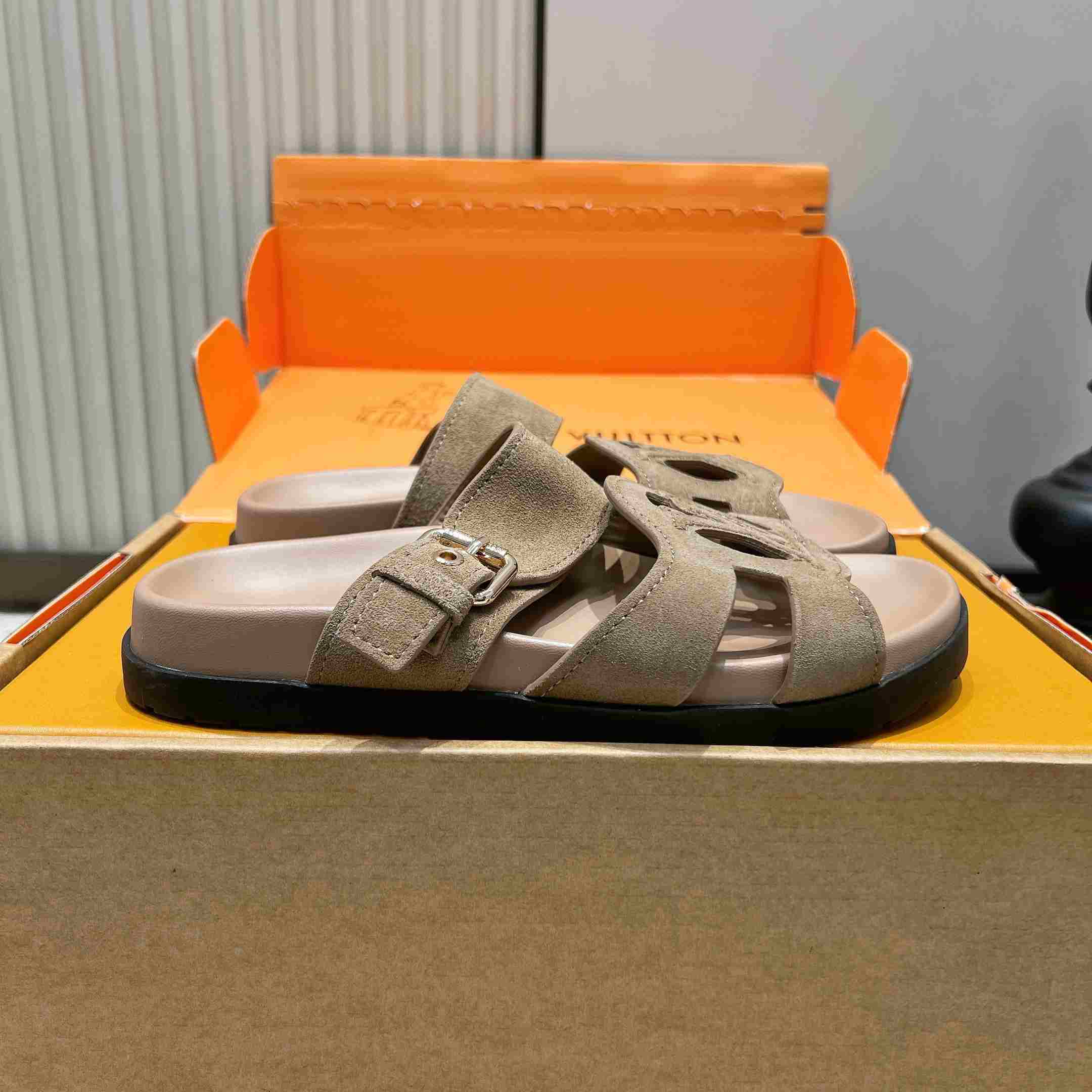 Louis Vuitton LV Isola Comfort Mule  - DesignerGu