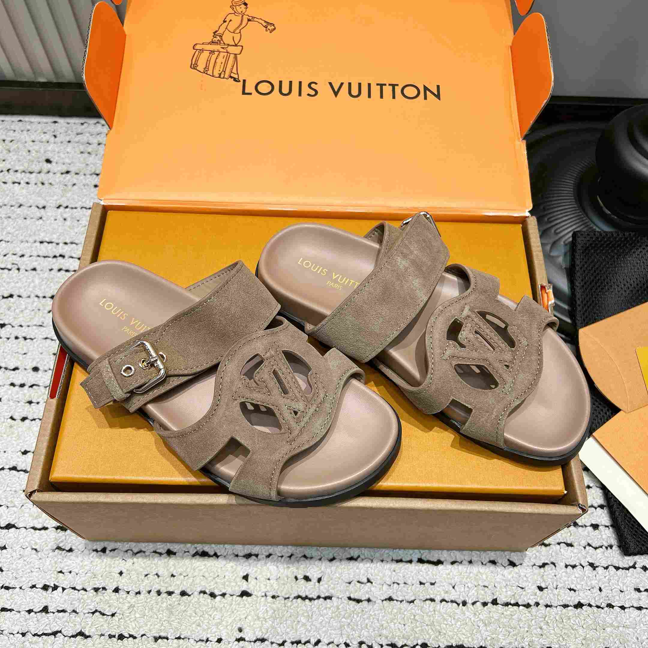 Louis Vuitton LV Isola Comfort Mule  - DesignerGu