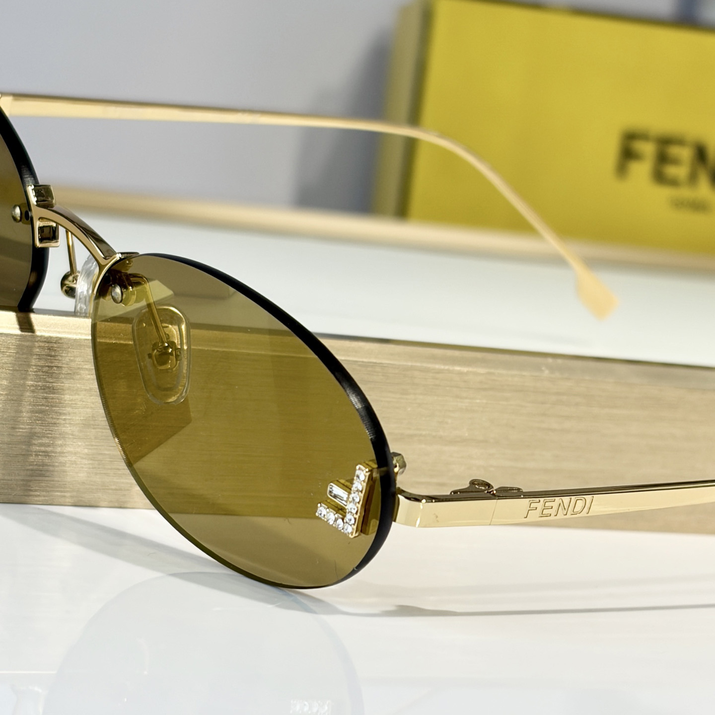 Fendi Sky FE4075US Sunglasses   - DesignerGu