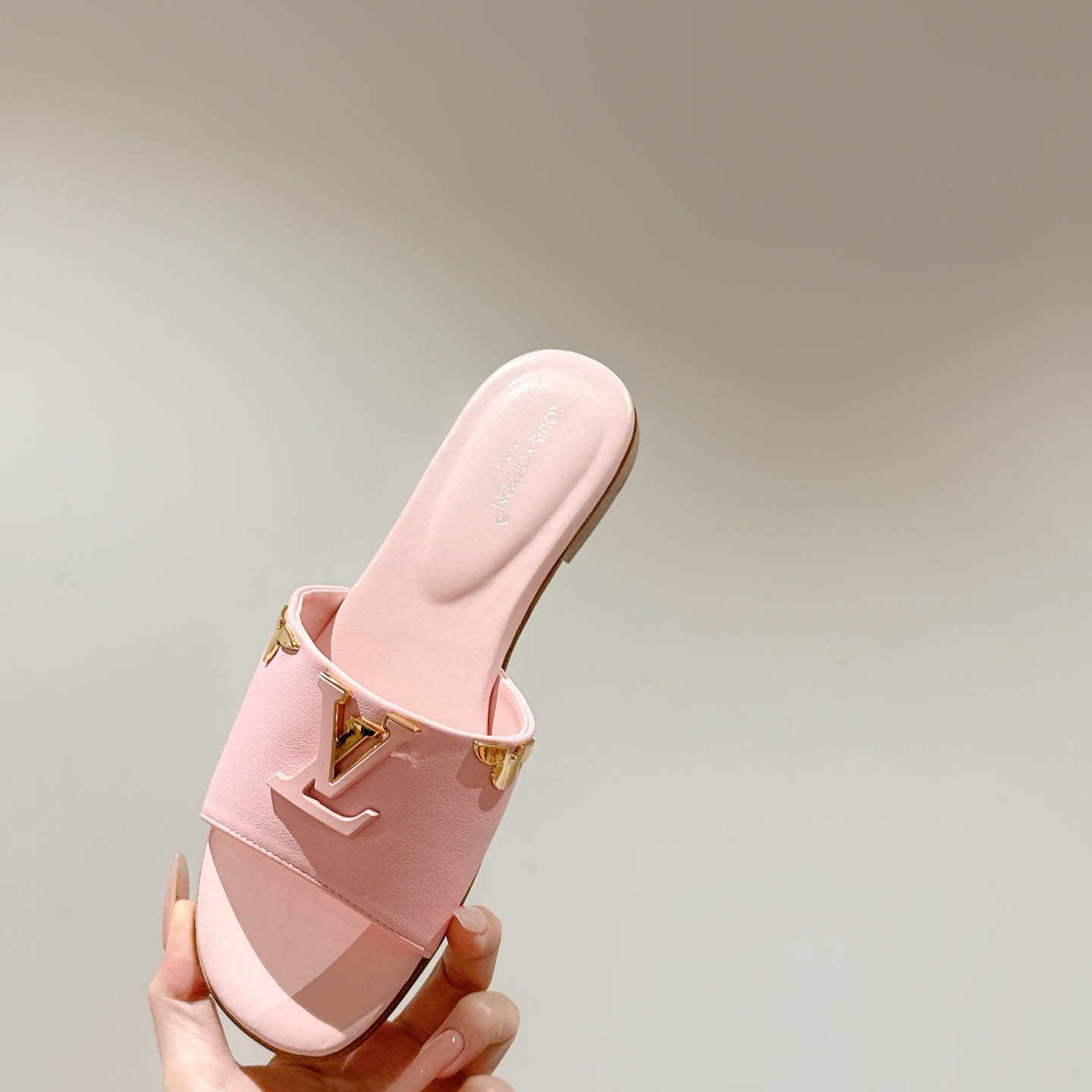 Louis Vuitton LV Mare Flat Mule - DesignerGu