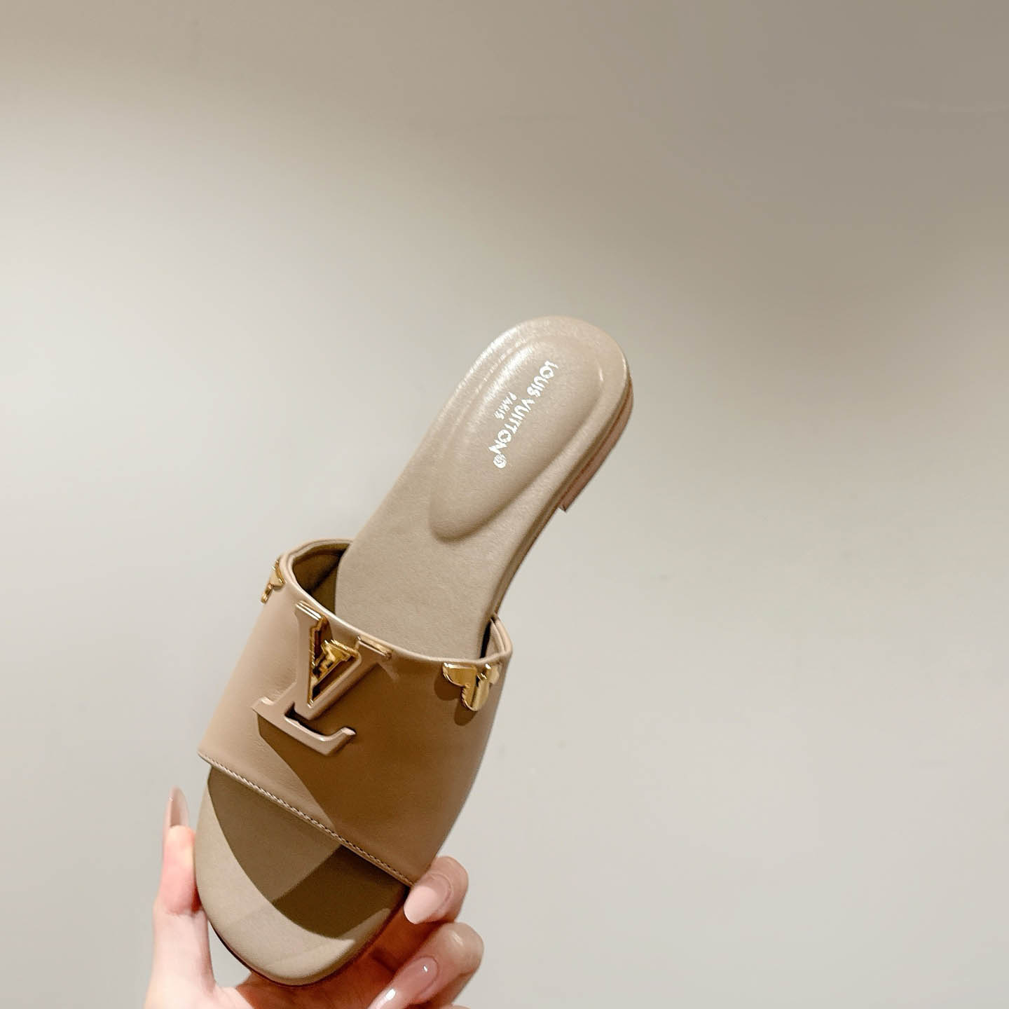 Louis Vuitton LV Mare Flat Mule - DesignerGu
