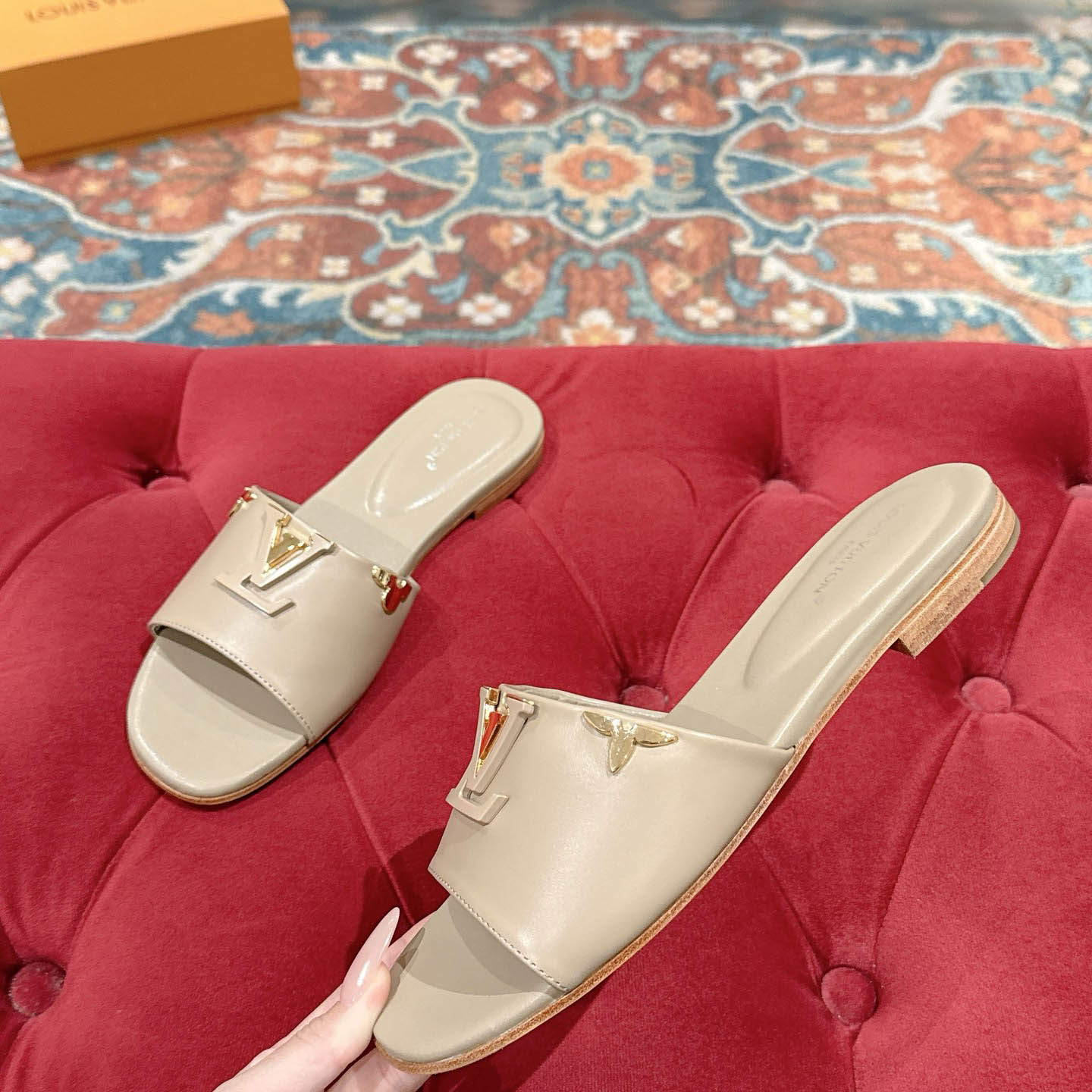 Louis Vuitton LV Mare Flat Mule - DesignerGu