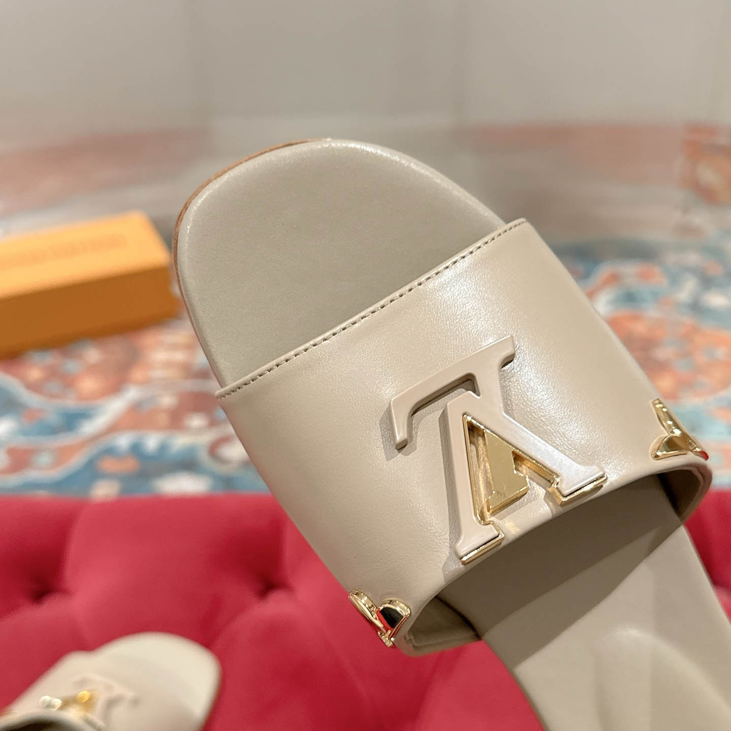 Louis Vuitton LV Mare Flat Mule - DesignerGu