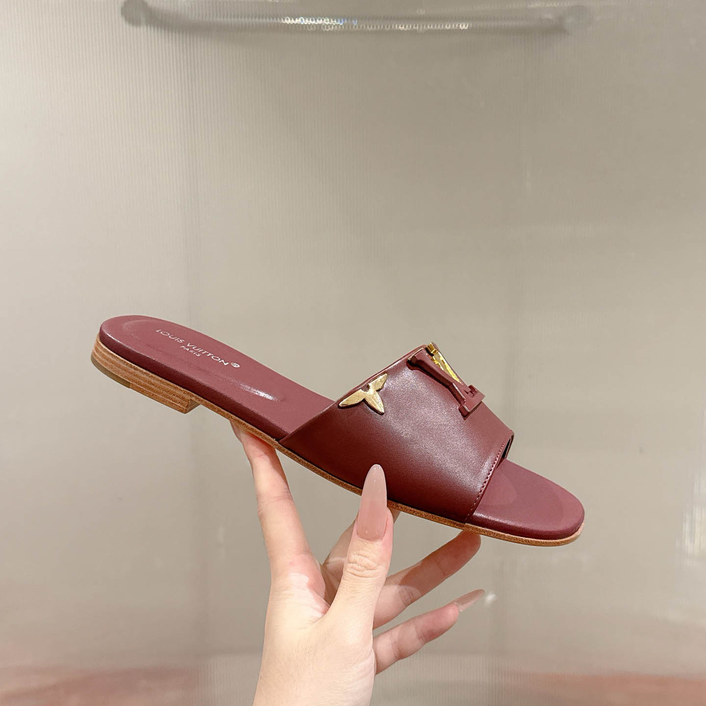Louis Vuitton LV Mare Flat Mule - DesignerGu