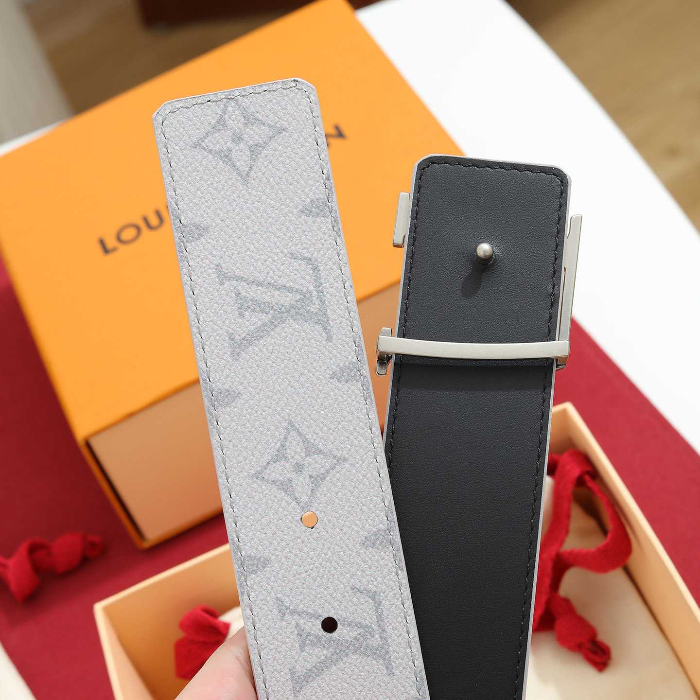 Louis Vuitton LV Initiales Monogram 40mm Reversible Belt - DesignerGu