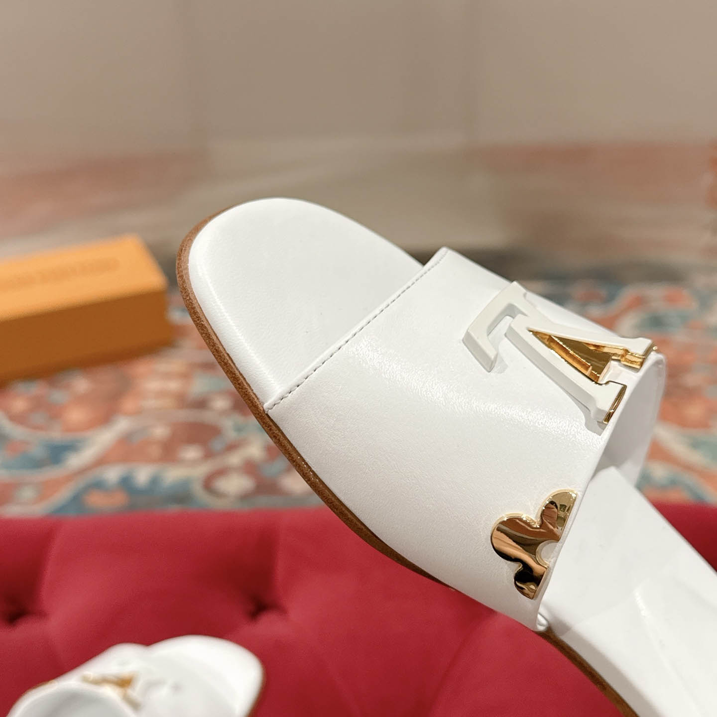 Louis Vuitton LV Mare Flat Mule - DesignerGu