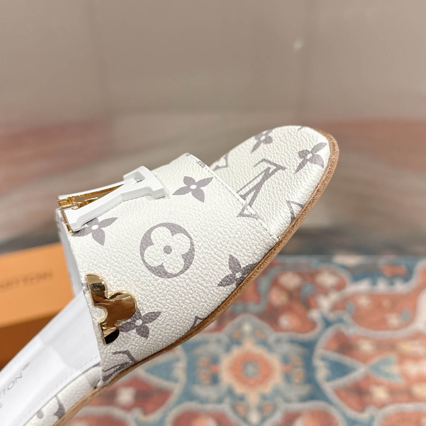Louis Vuitton LV Mare Flat Mule - DesignerGu