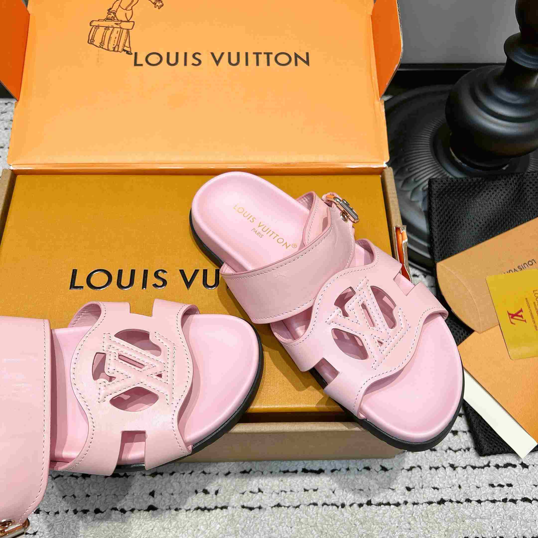 Louis Vuitton LV Isola Comfort Mule  - DesignerGu