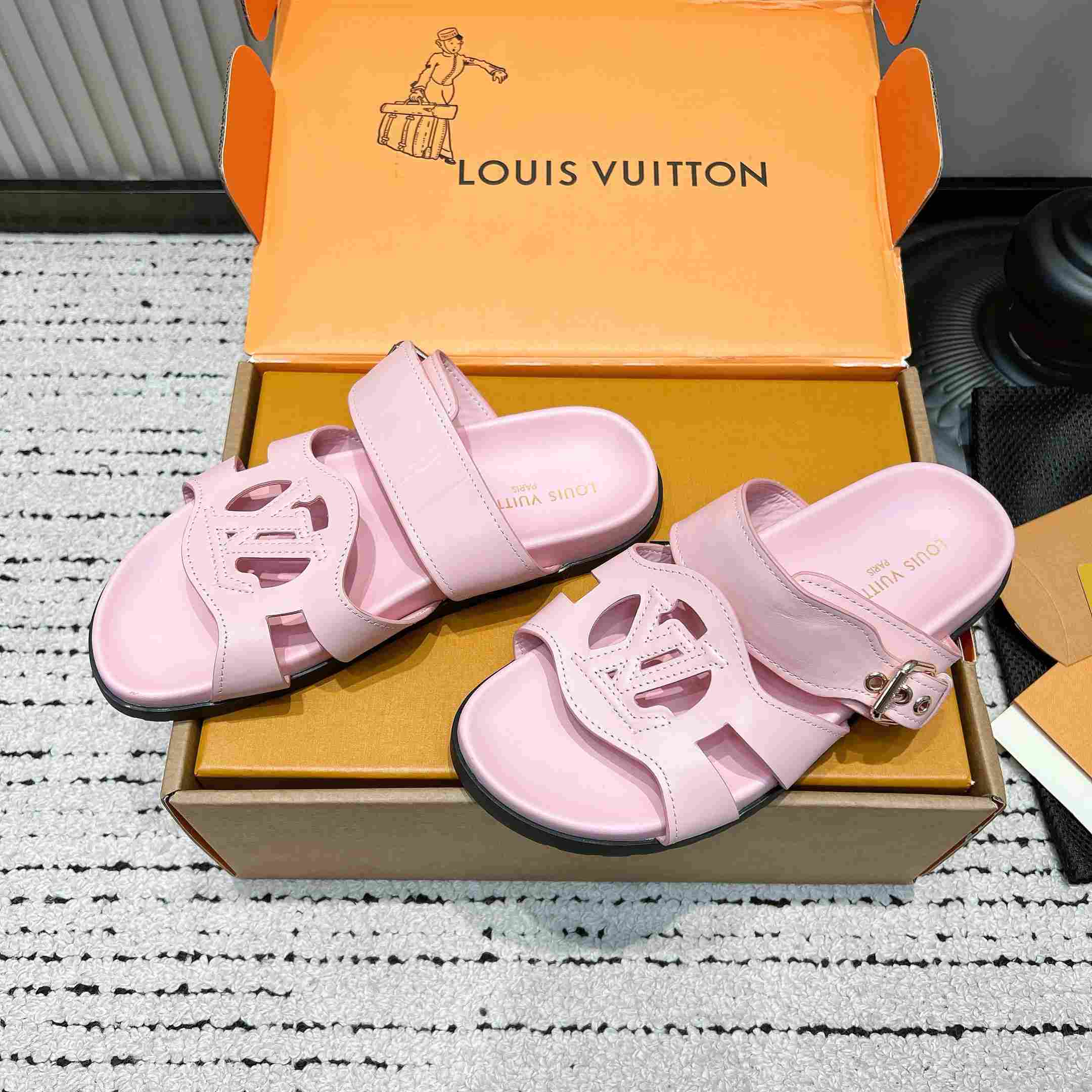 Louis Vuitton LV Isola Comfort Mule  - DesignerGu