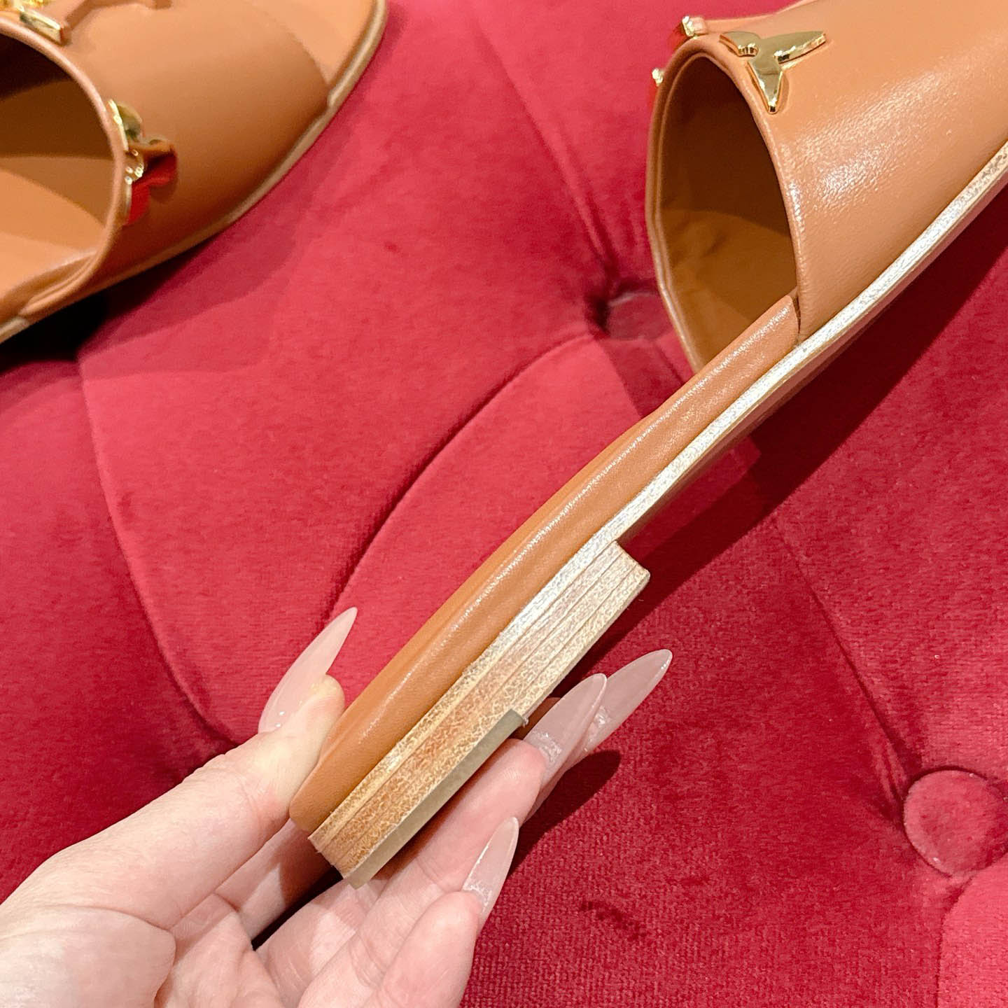Louis Vuitton LV Mare Flat Mule - DesignerGu