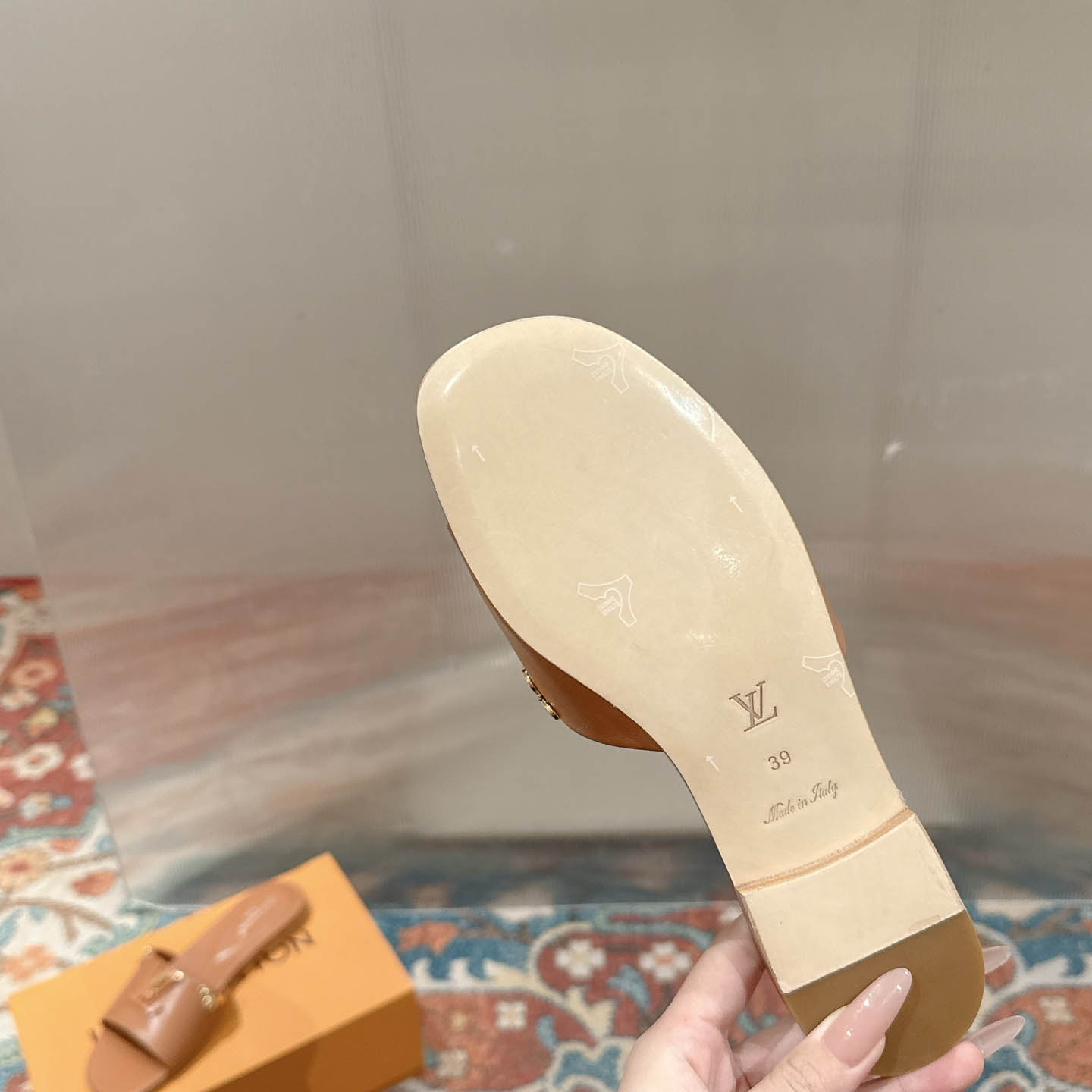 Louis Vuitton LV Mare Flat Mule - DesignerGu