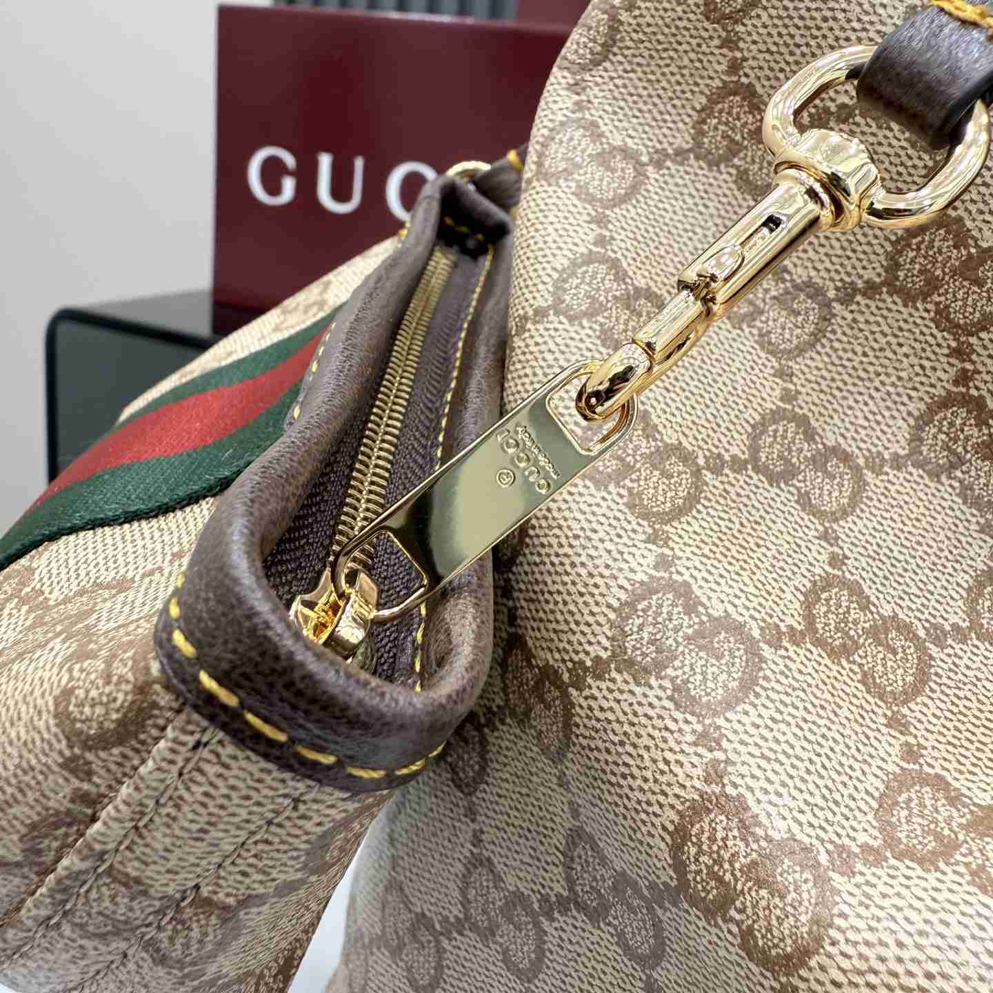 Gucci Large Shoulder Bag With Web A008NS - DesignerGu