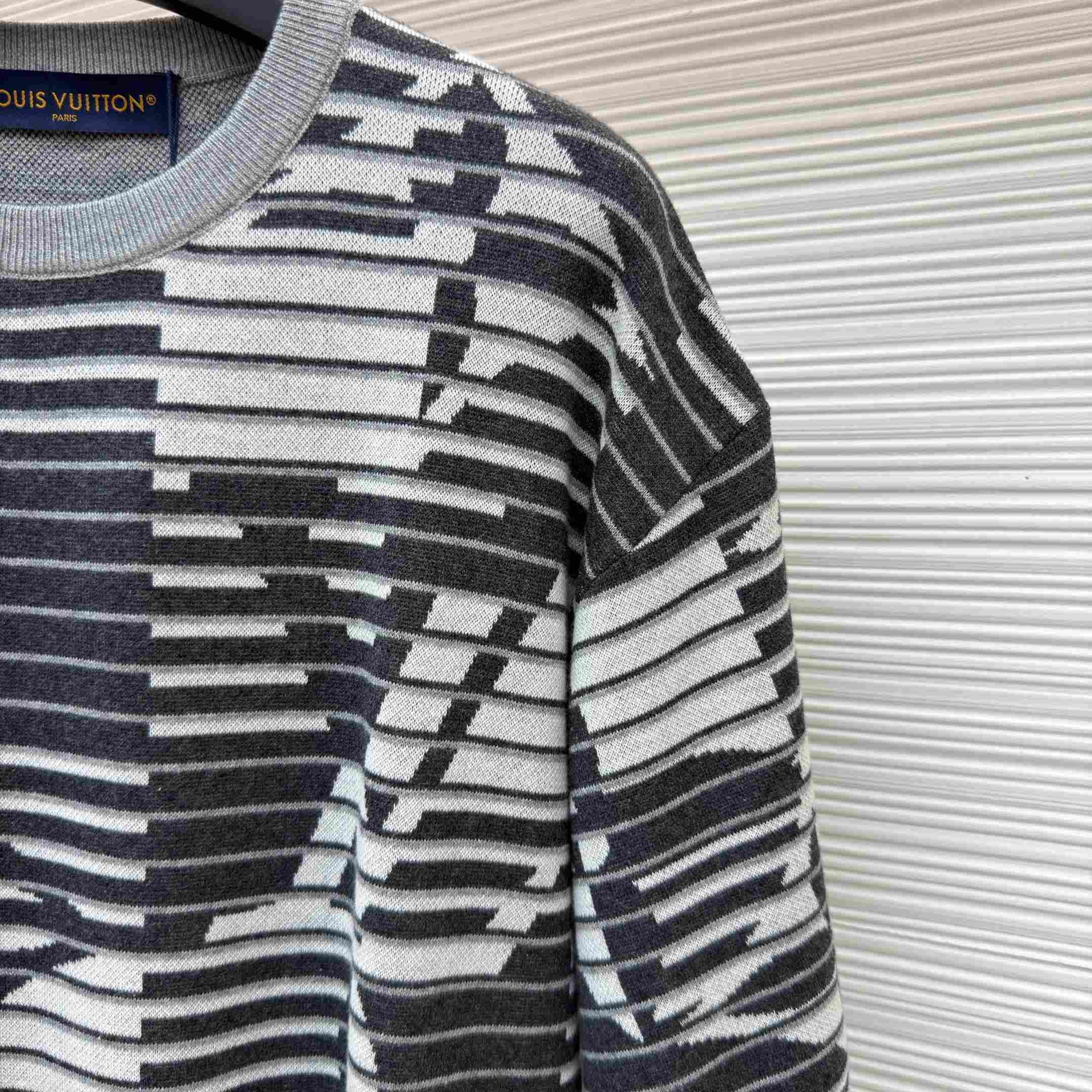 Louis Vuitton Monogram Short-Sleeved Crewneck 1AK70A - DesignerGu