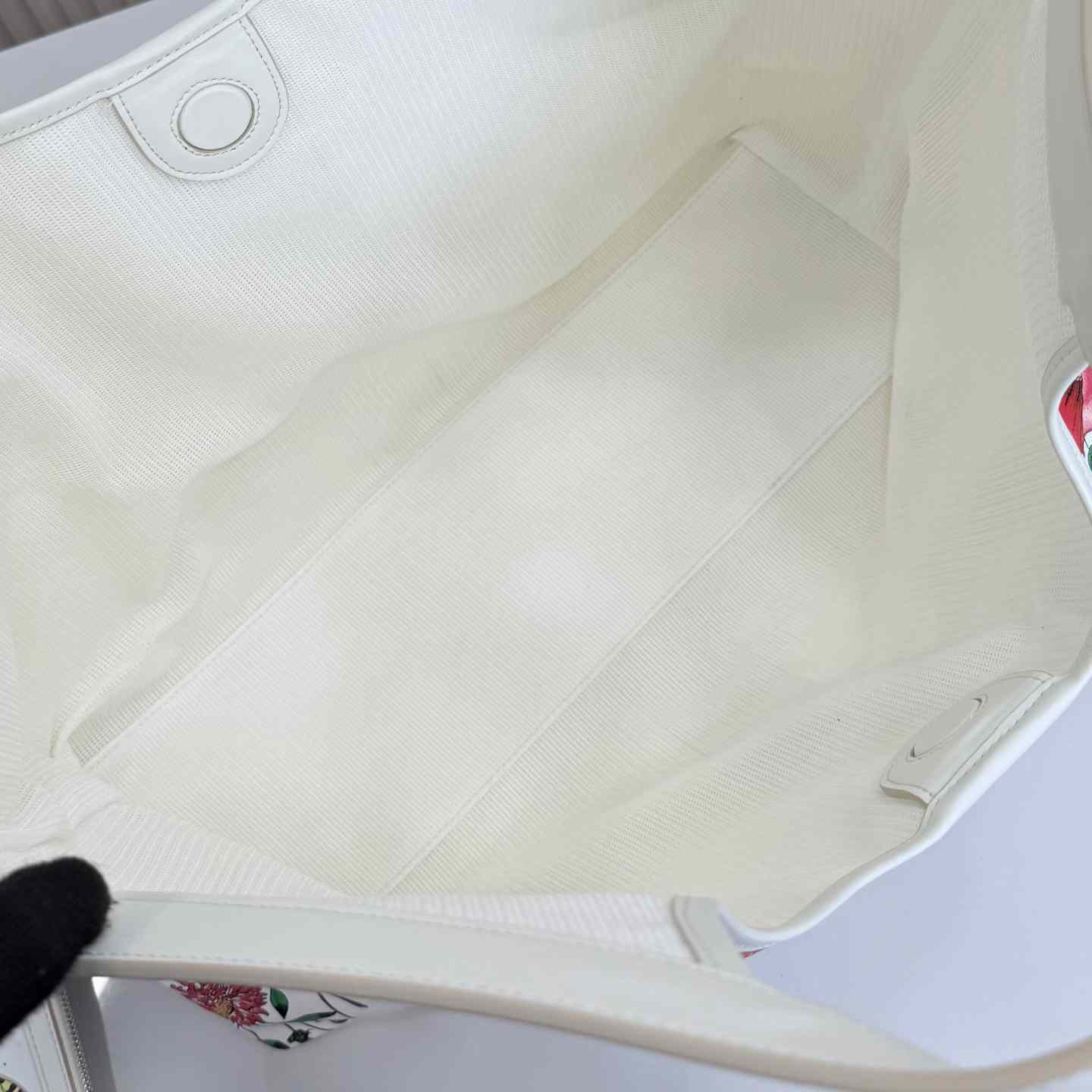 Gucci Giglio Flora Large Tote Bag 853971 - DesignerGu