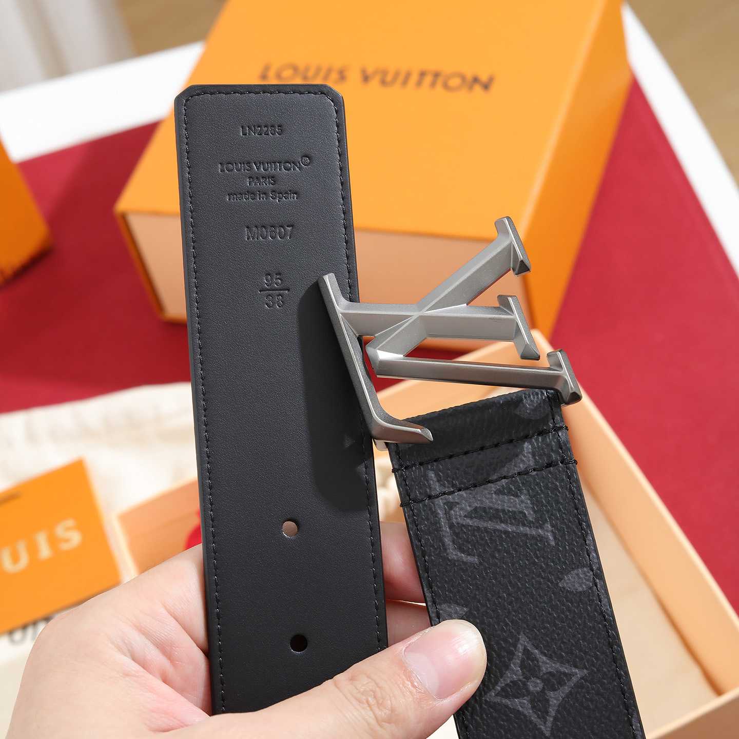 Louis Vuitton LV Pyramide 40mm Belt - DesignerGu