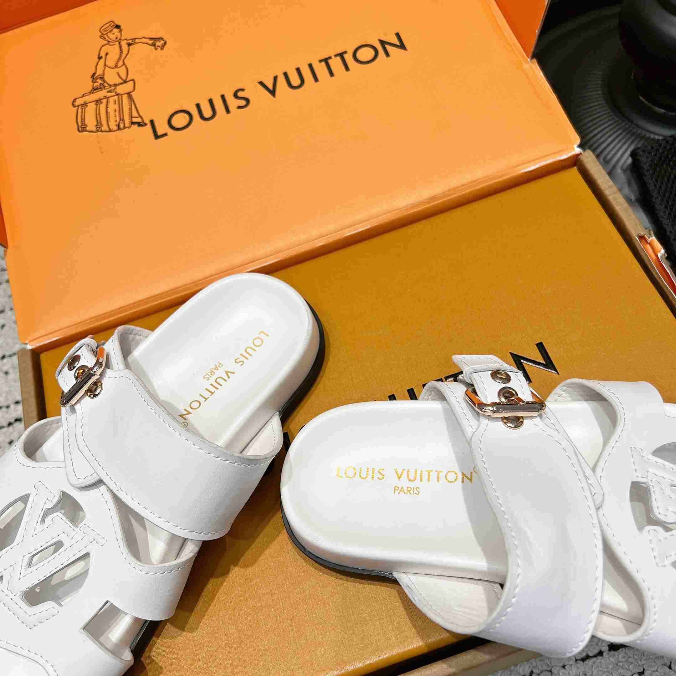 Louis Vuitton LV Isola Comfort Mule  - DesignerGu