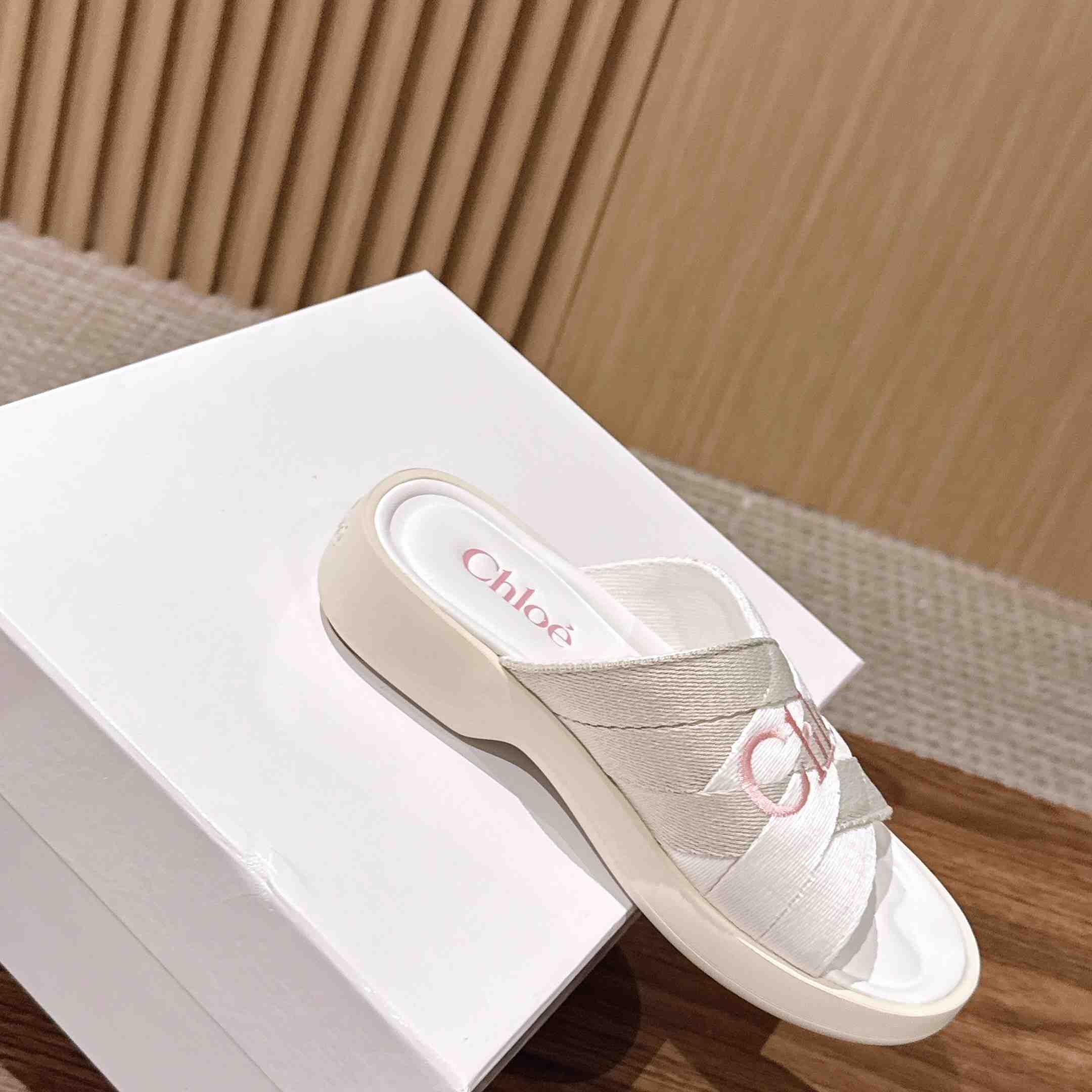 Chloe Poolette Sandals - DesignerGu