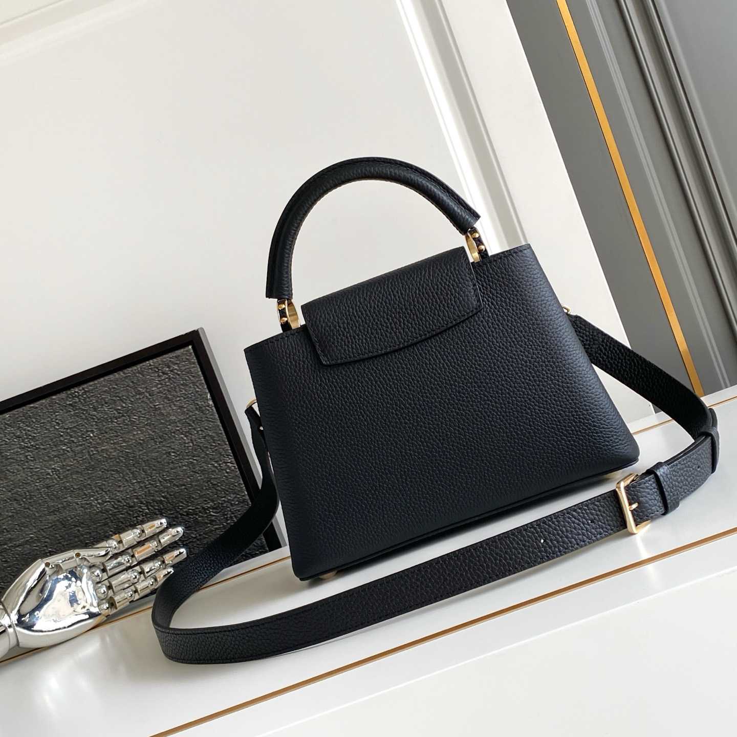 Louis Vuitton Capucines BB M28455 - DesignerGu