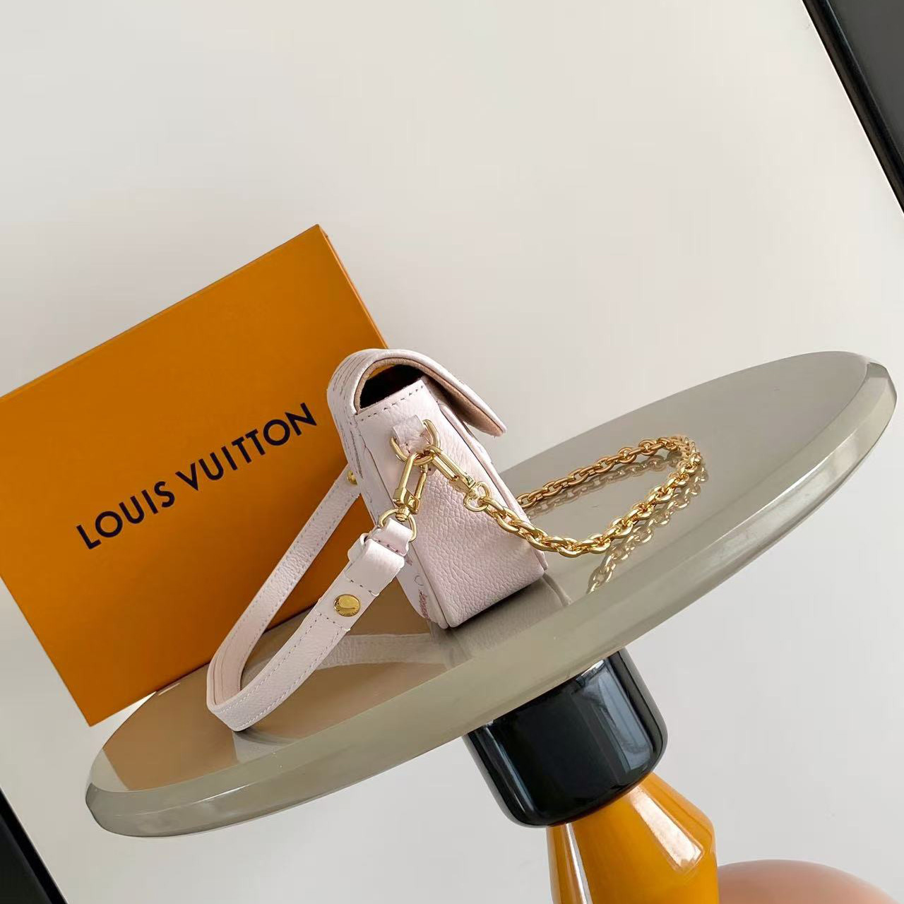 Louis Vuitton Wallet On Chain Ivy M29502 - DesignerGu