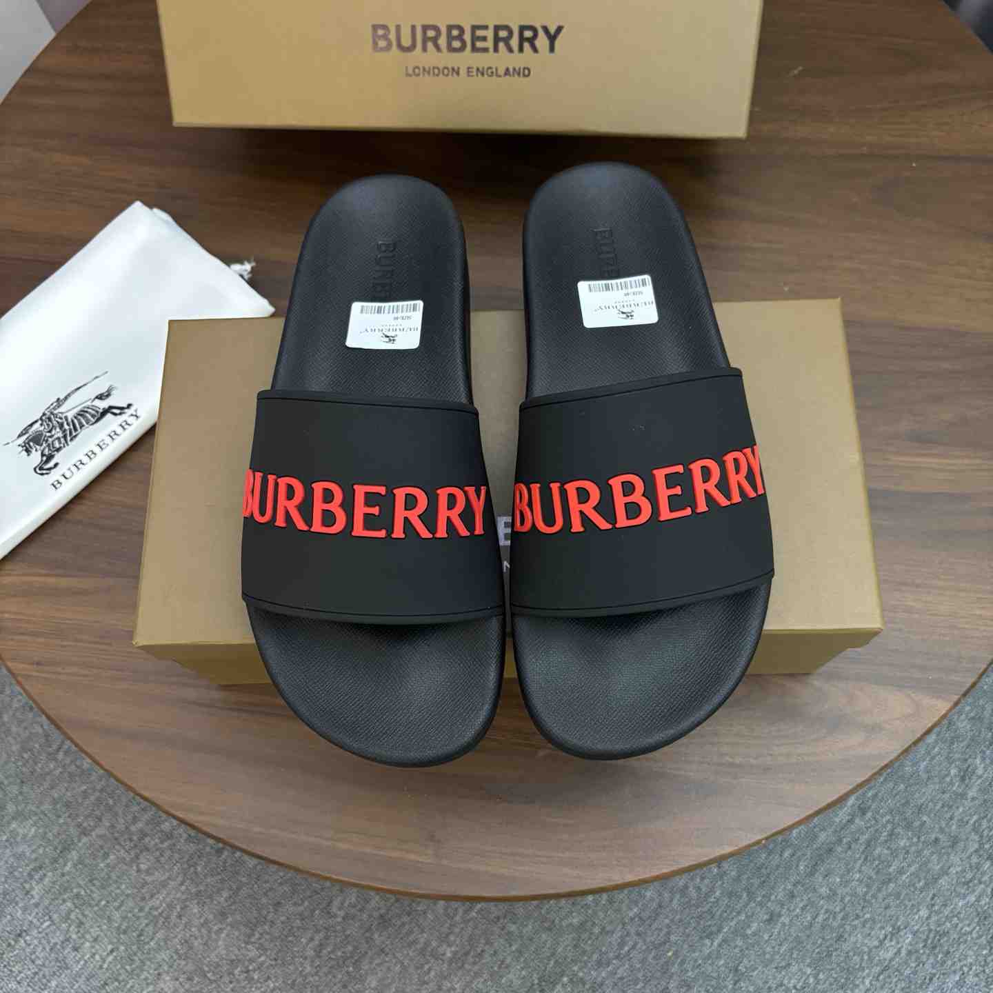 Burberry Logo Slides - DesignerGu
