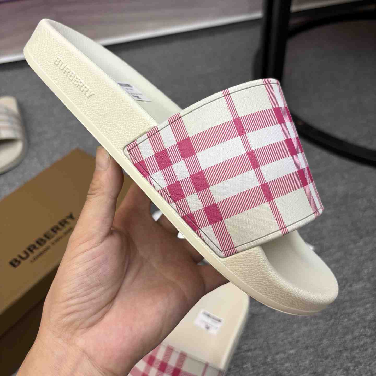 Burberry Check Slides - DesignerGu