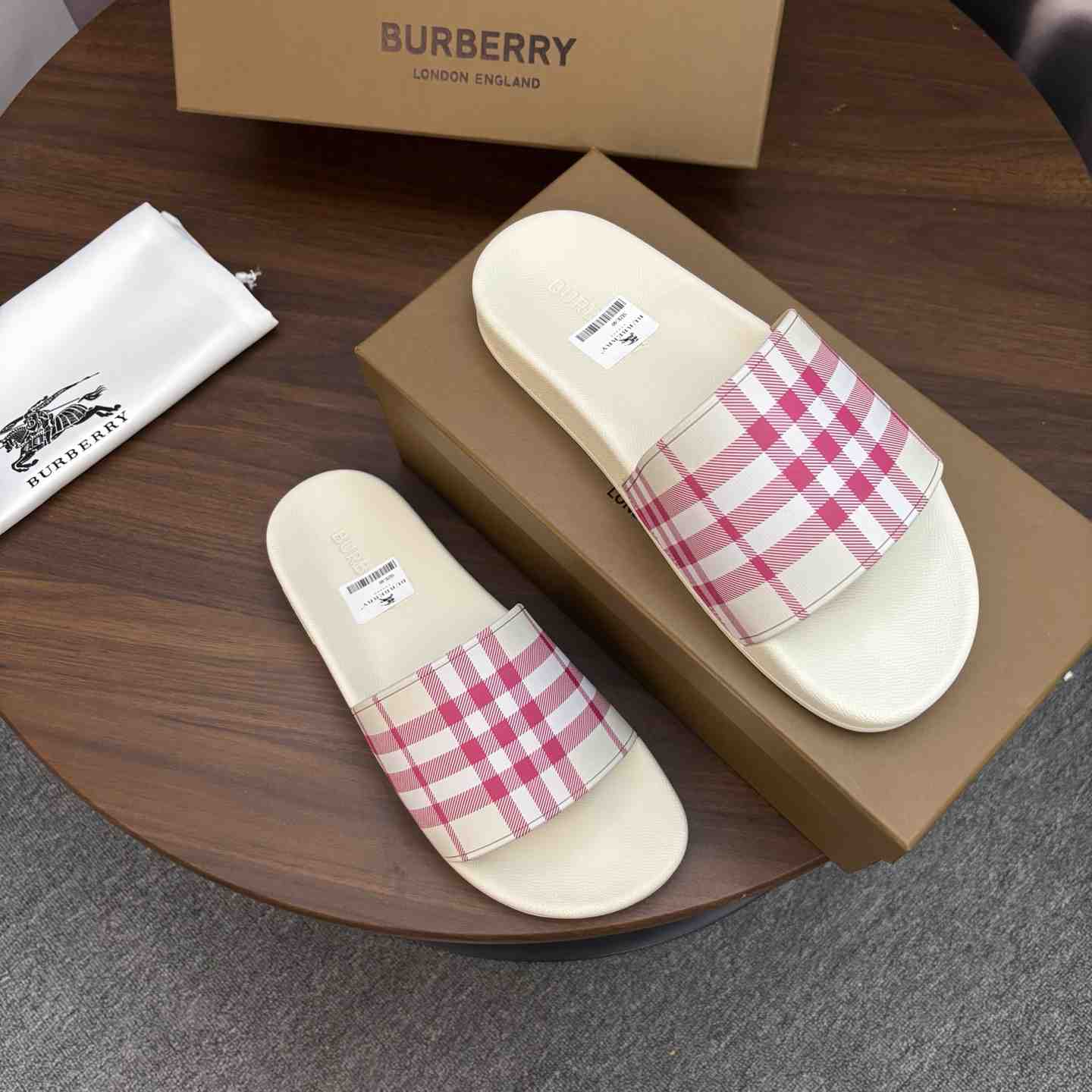 Burberry Check Slides - DesignerGu