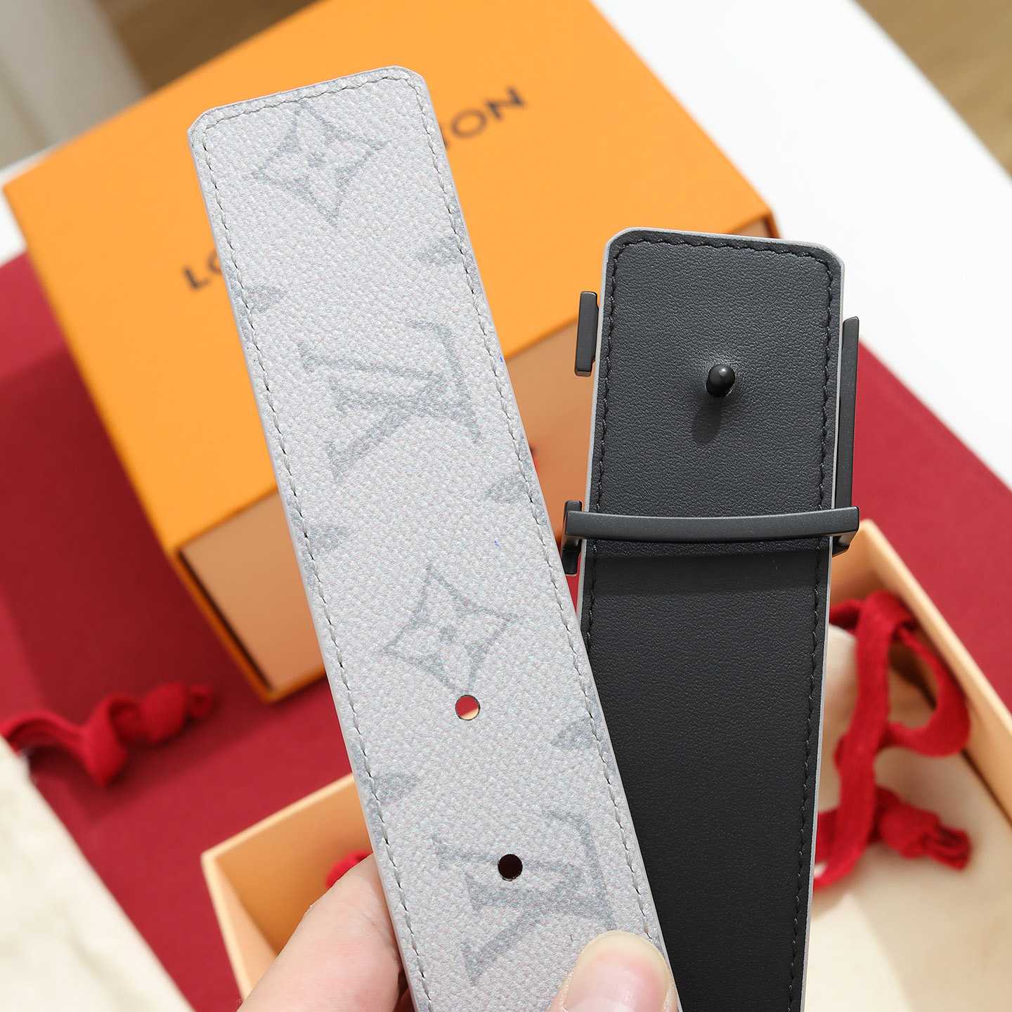 Louis Vuitton LV Initiales Monogram 40mm Reversible Belt - DesignerGu