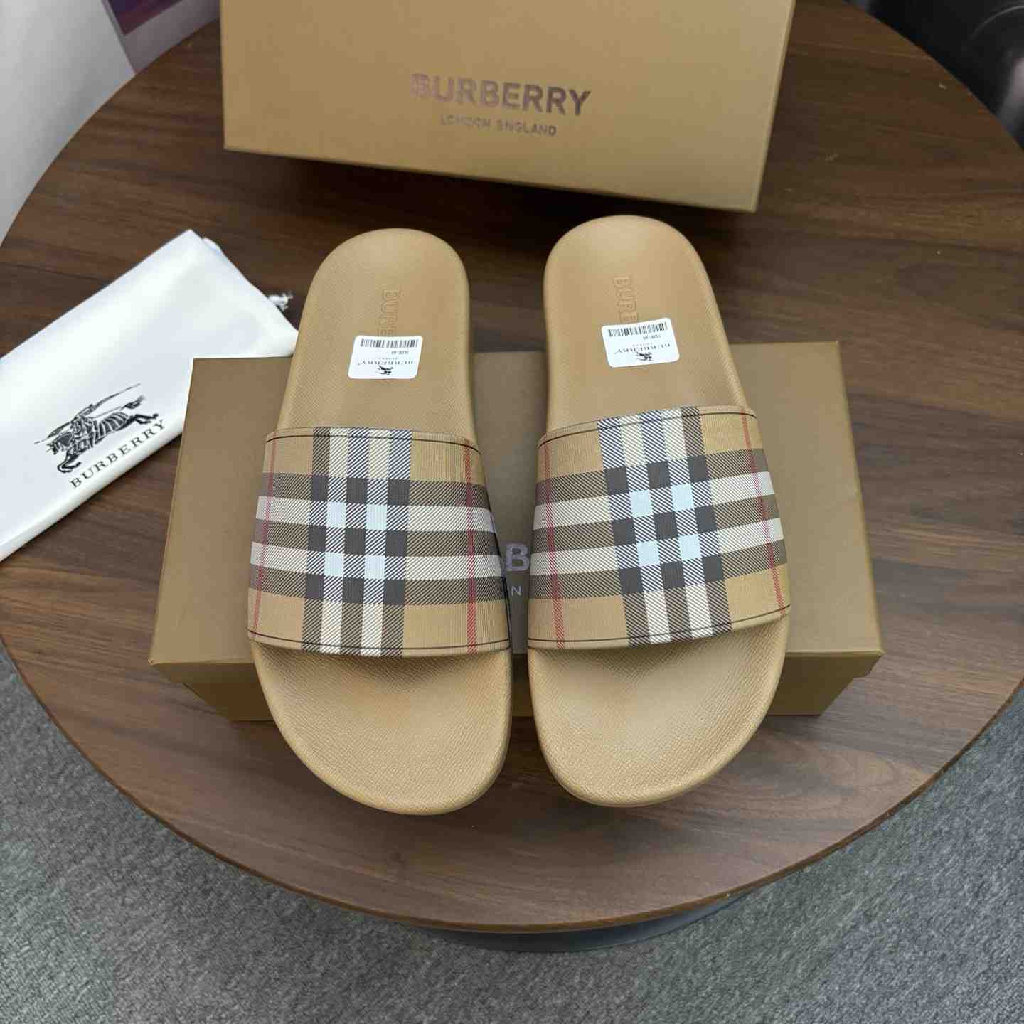 Burberry Check Slides - DesignerGu