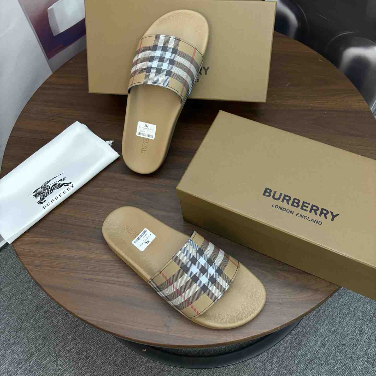 Burberry Check Slides - DesignerGu