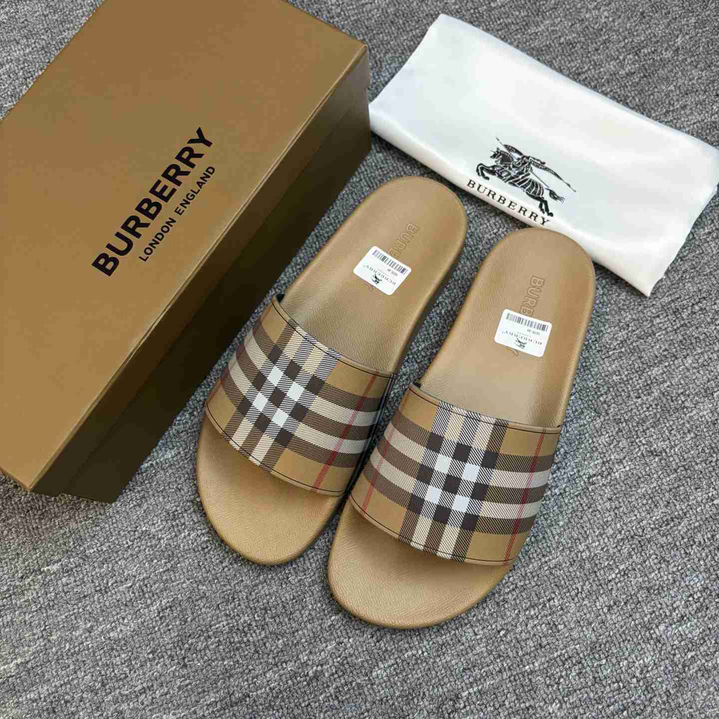 Burberry Check Slides - DesignerGu