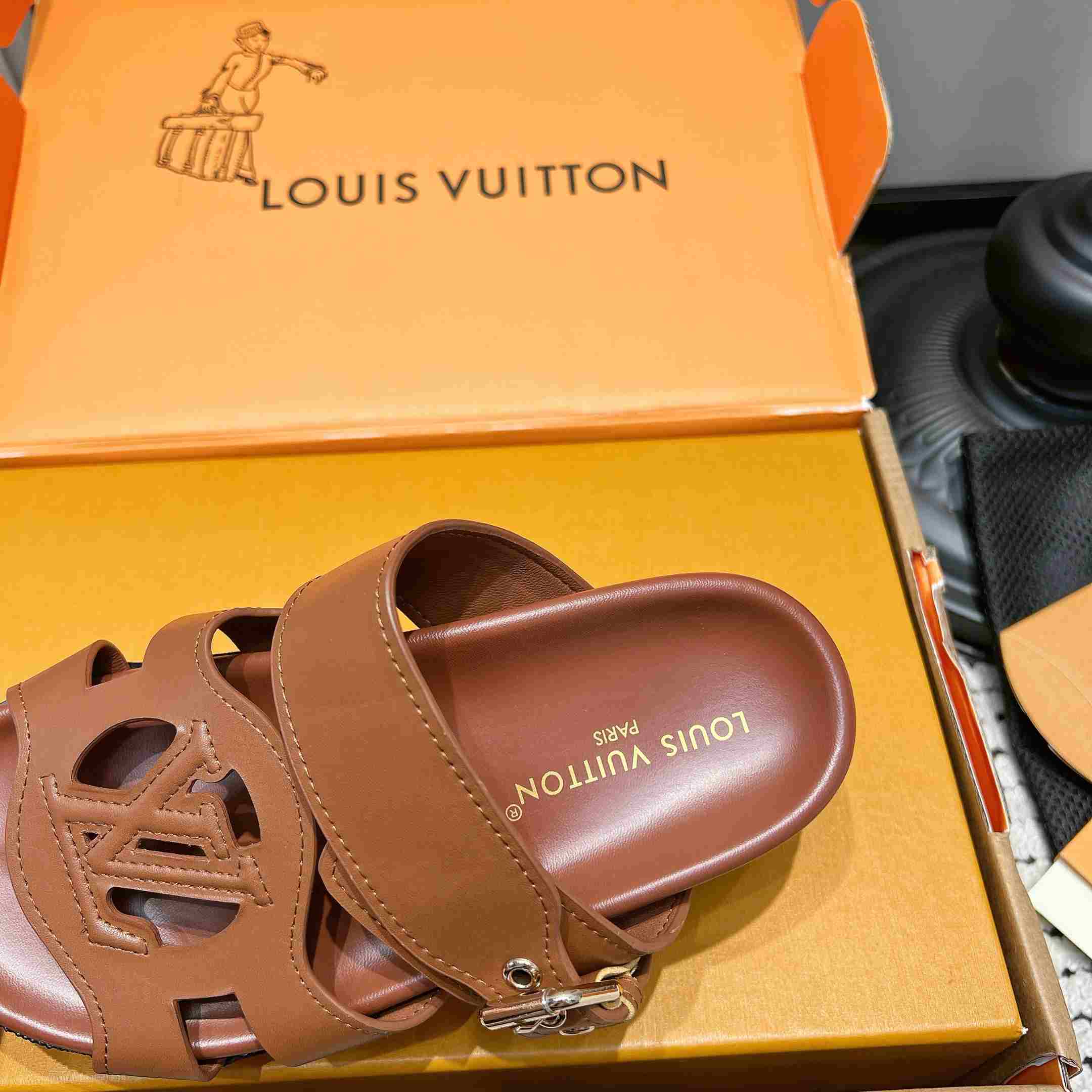 Louis Vuitton LV Isola Comfort Mule  - DesignerGu