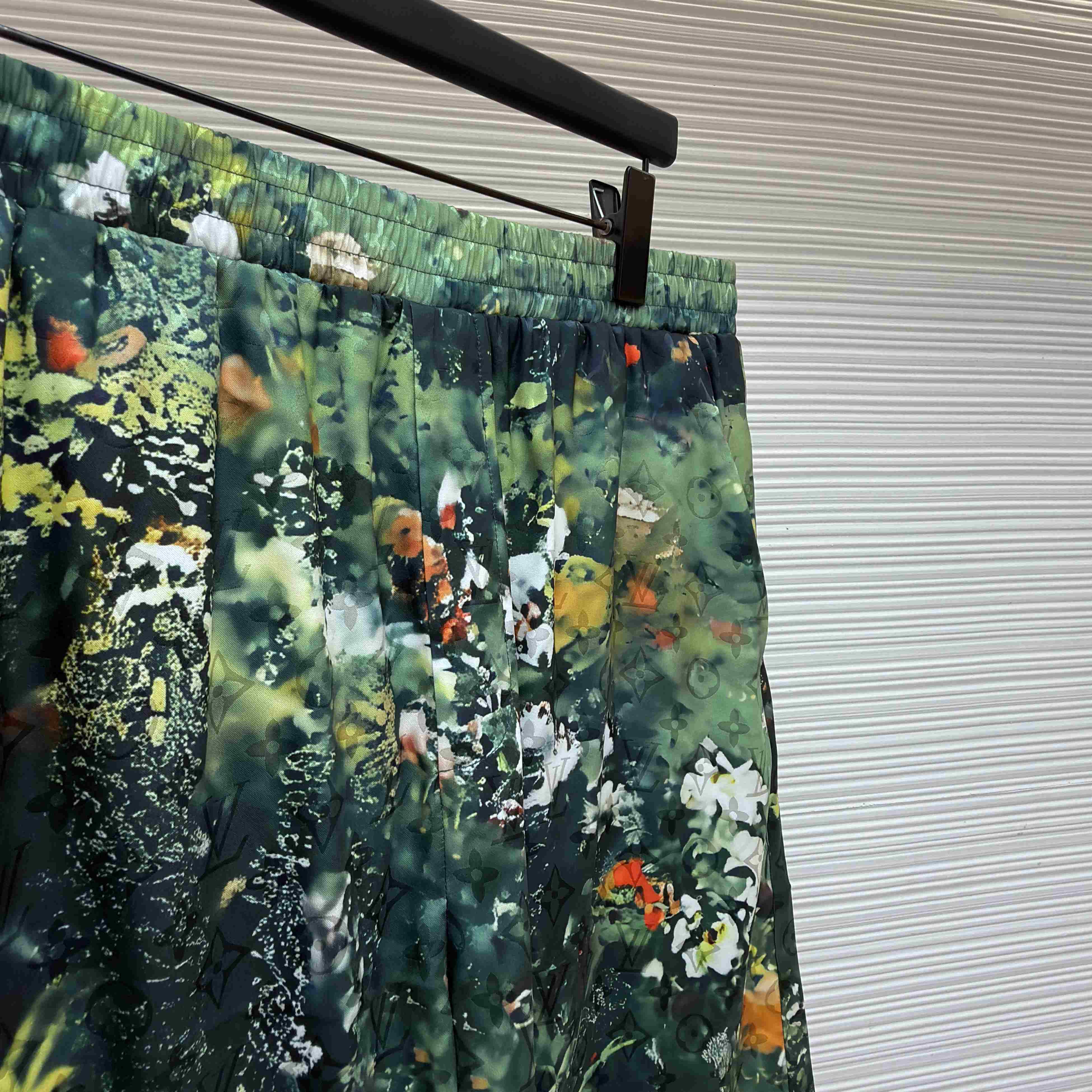 Louis Vuitton Monogram Silk Shorts 1AKOM3 - DesignerGu