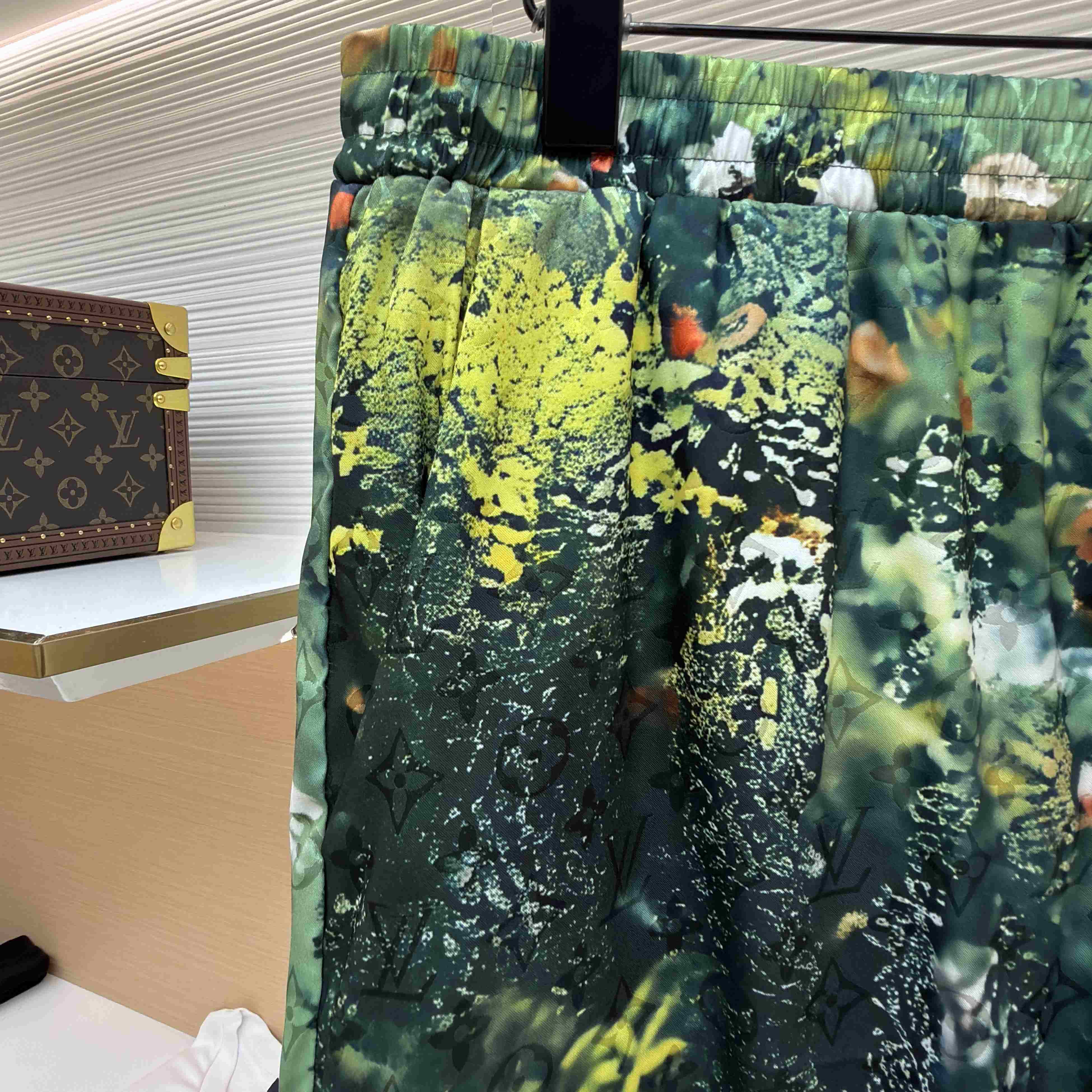 Louis Vuitton Monogram Silk Shorts 1AKOM3 - DesignerGu