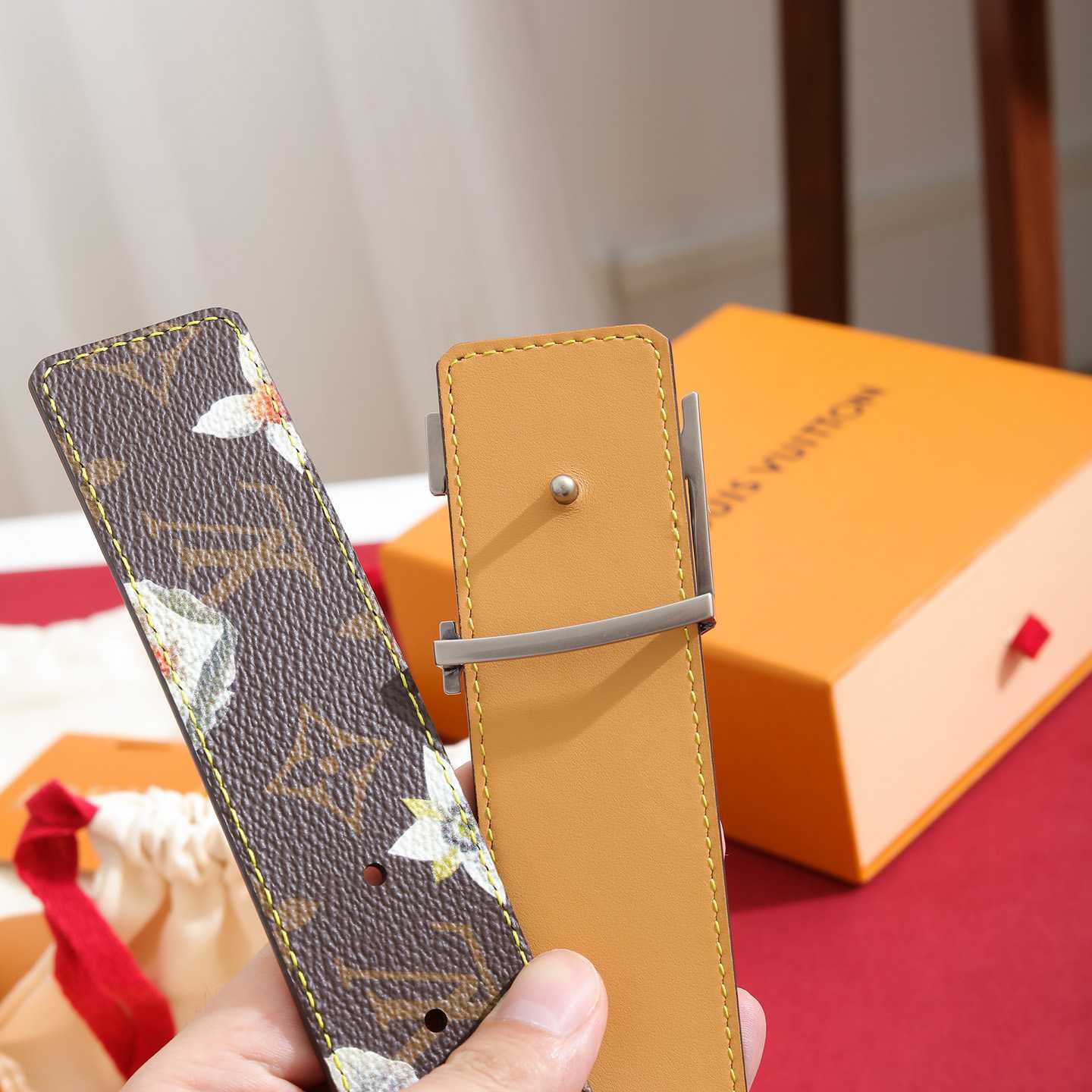 Louis Vuitton LV Initiales Monogram Flower 40mm Reversible Belt - DesignerGu