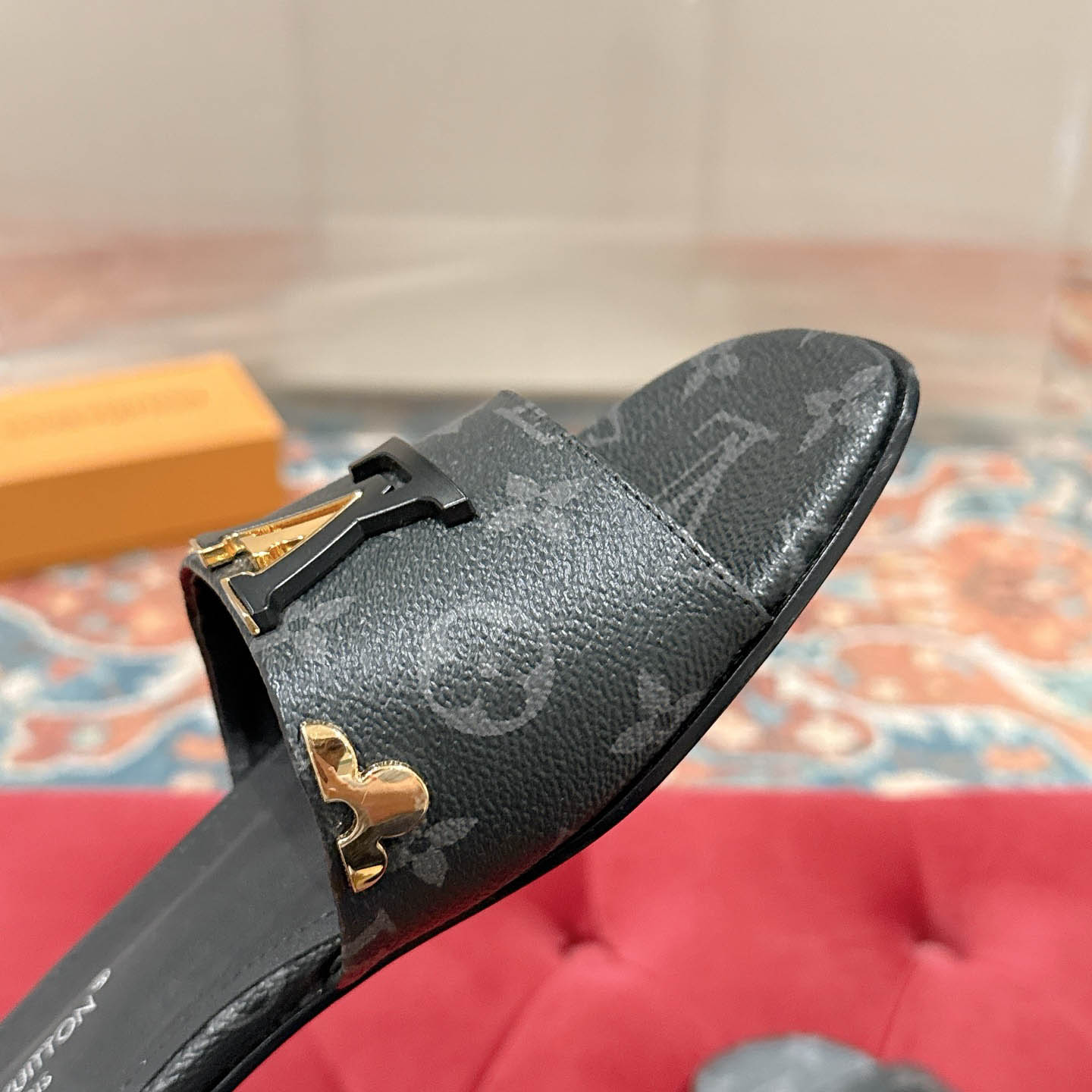 Louis Vuitton LV Mare Flat Mule - DesignerGu