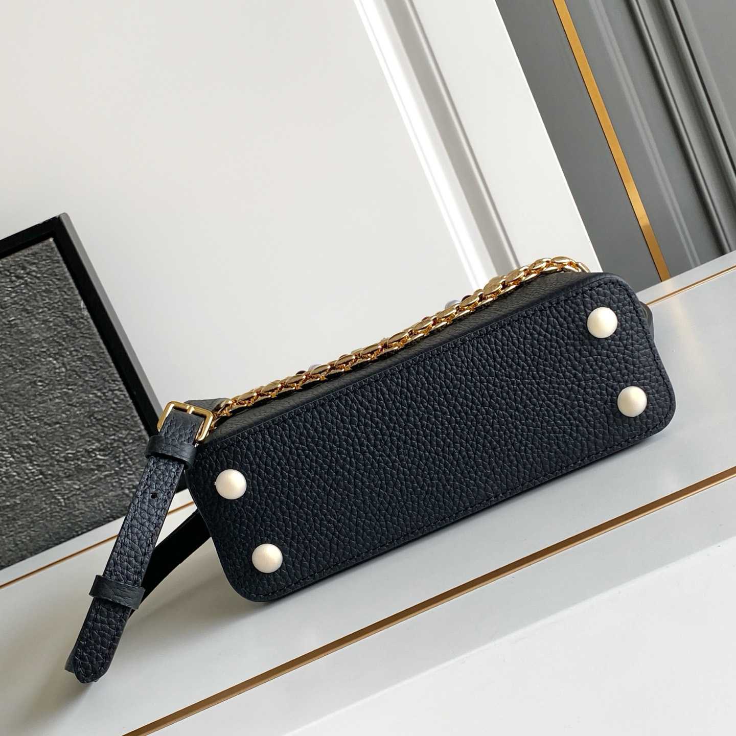 Louis Vuitton Capucines East West Mini M29443 - DesignerGu