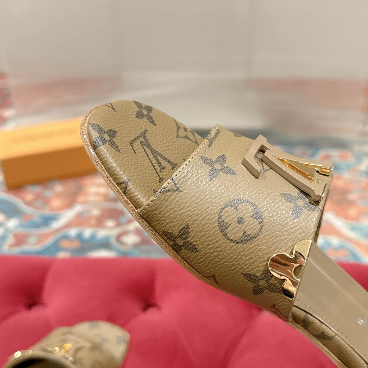 Louis Vuitton LV Mare Flat Mule - DesignerGu
