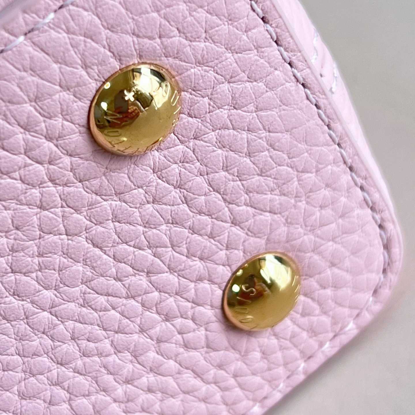 Louis Vuitton Capucines Mini M29500 - DesignerGu