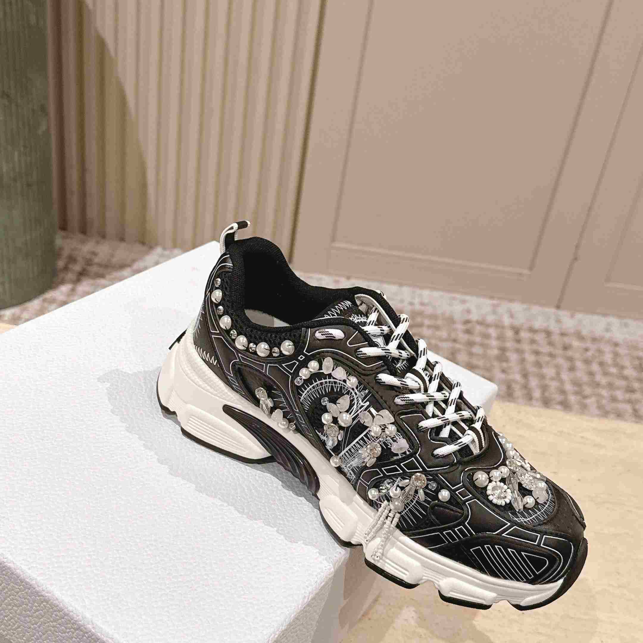 Dior Chrono Sneaker - DesignerGu
