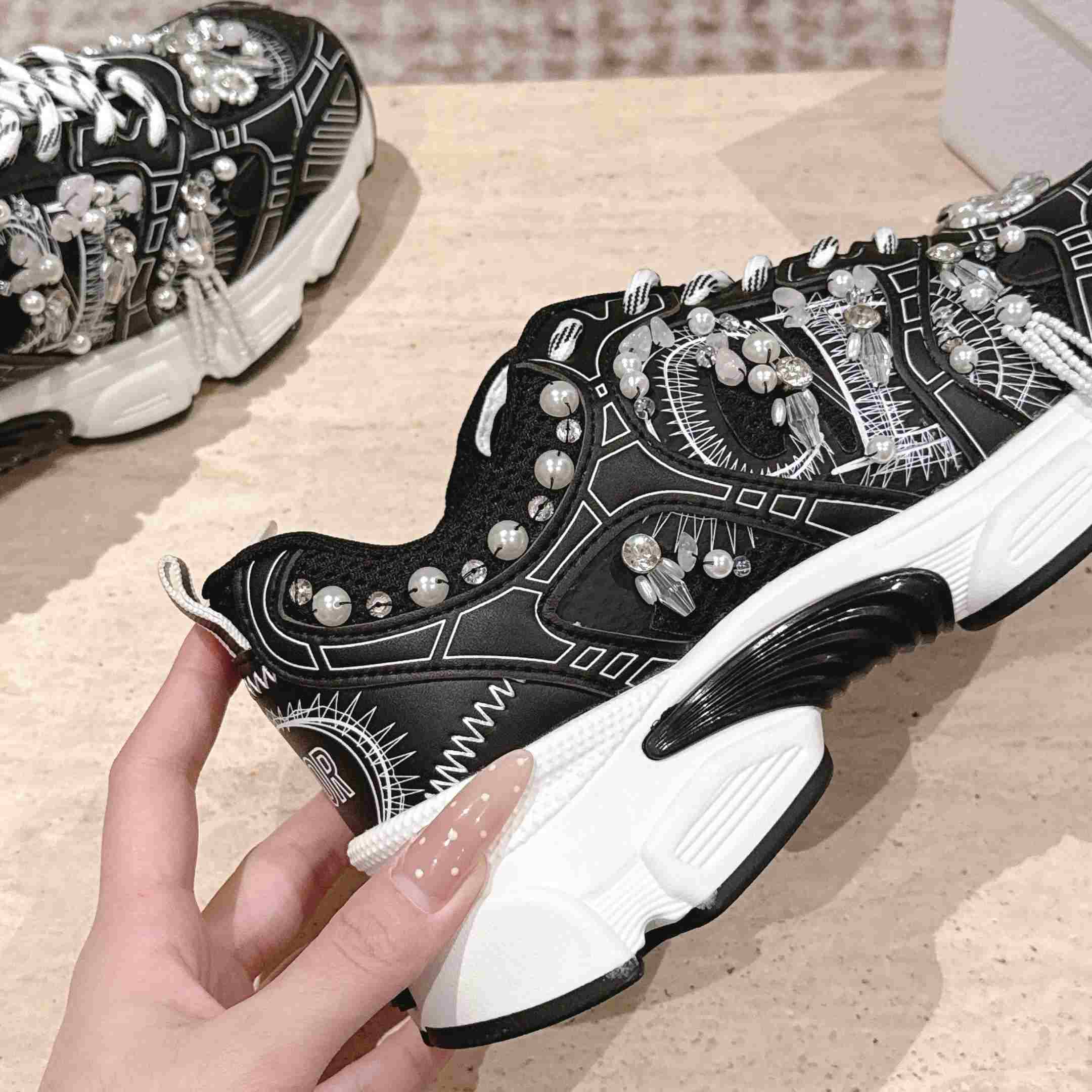 Dior Chrono Sneaker - DesignerGu