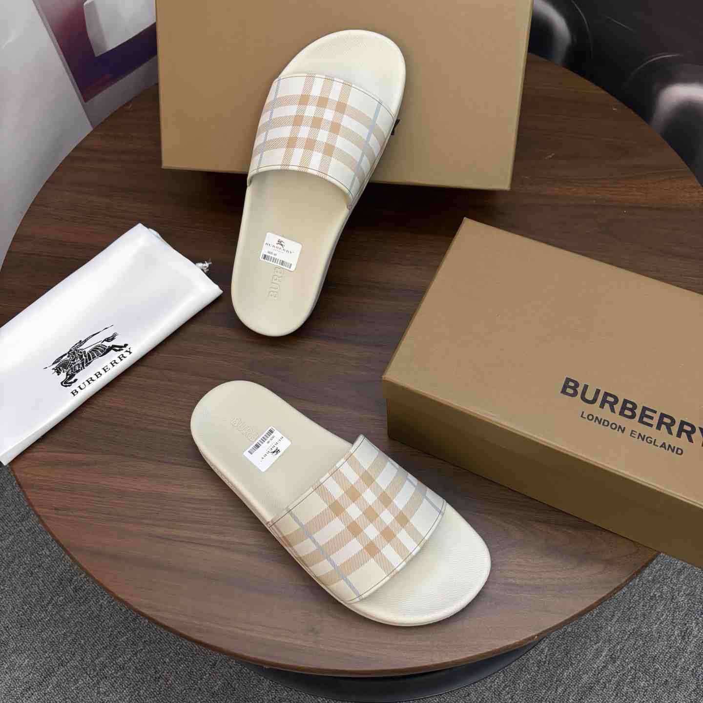 Burberry Check Slides - DesignerGu