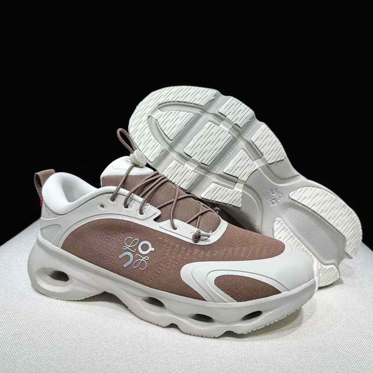 Loewe x ON Cloudsolo 'Taupe' - DesignerGu
