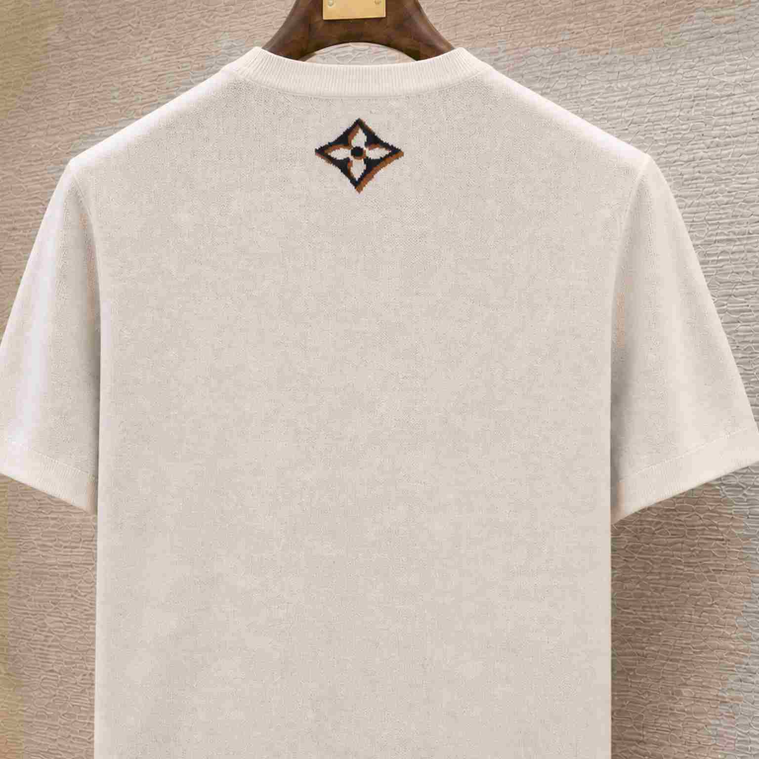 Louis Vuitton Short-Sleeved Signature Crewneck 1AK6YT - DesignerGu